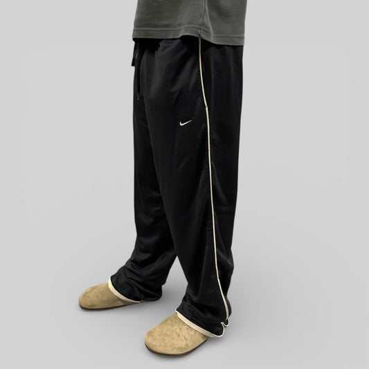 Vintage Nike baggy track pants (XL)