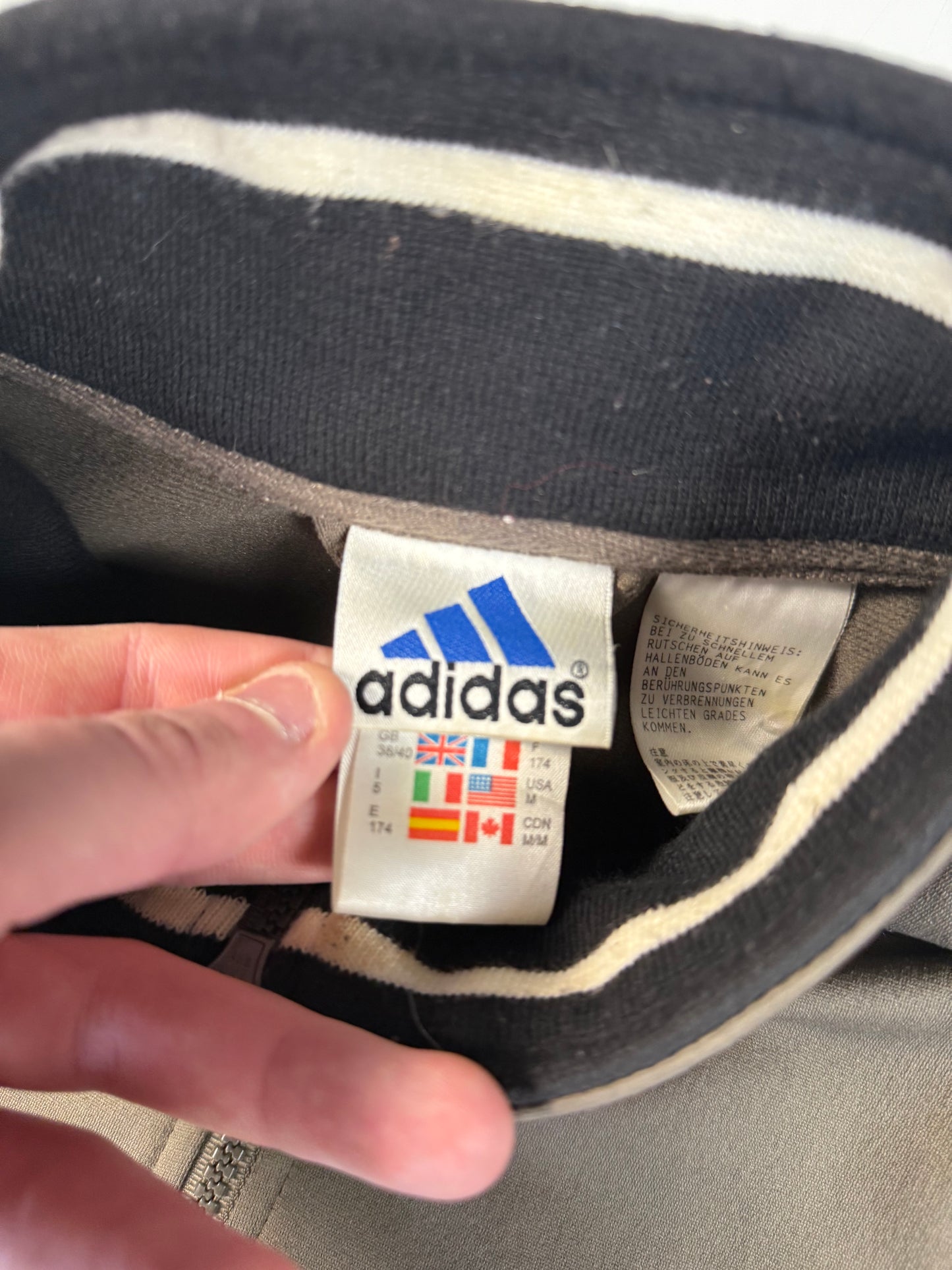 Vintage 90s adidas small logo track jacket (M)