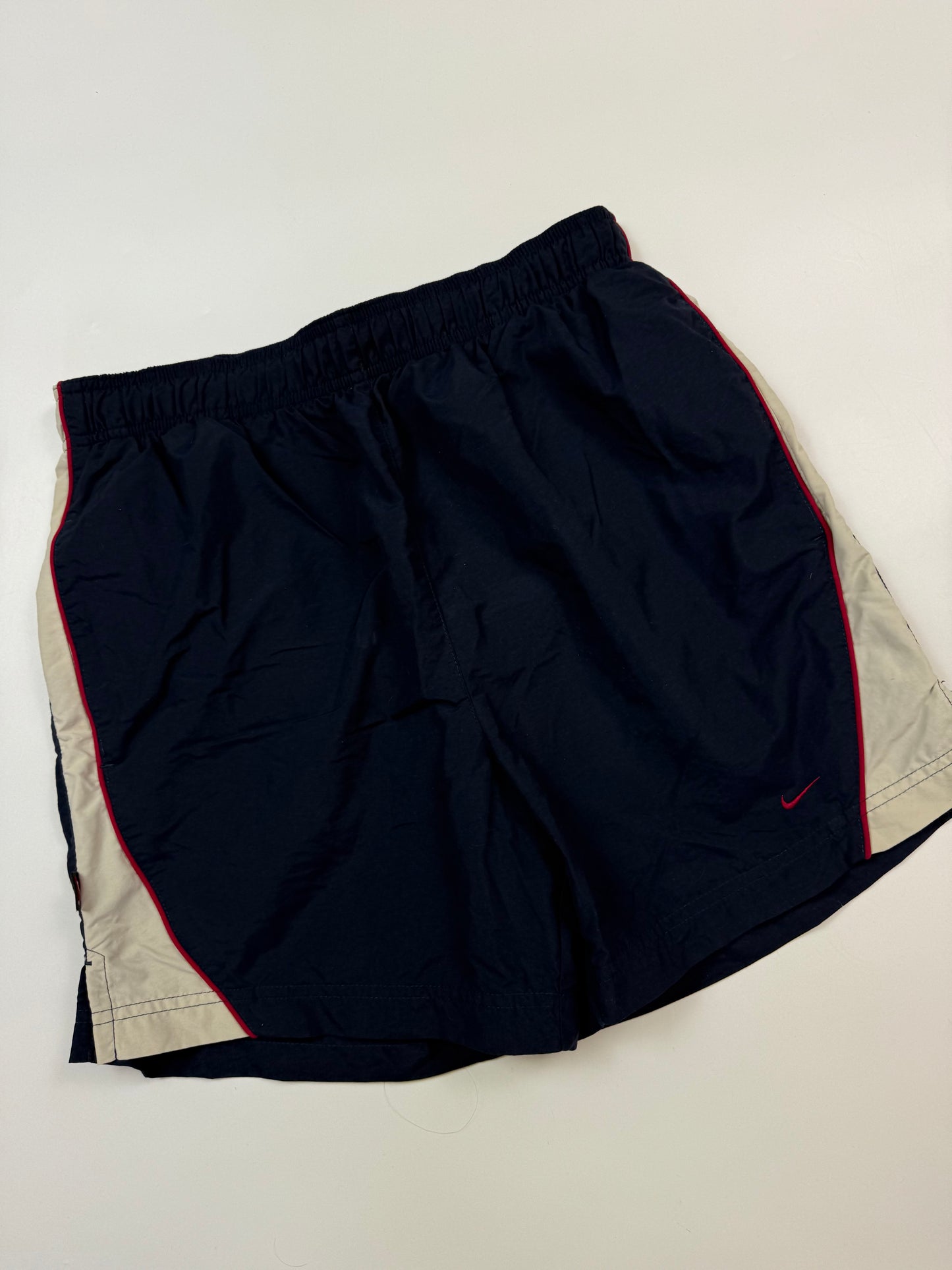 Vintage Nike mini swoosh sport shorts (M)