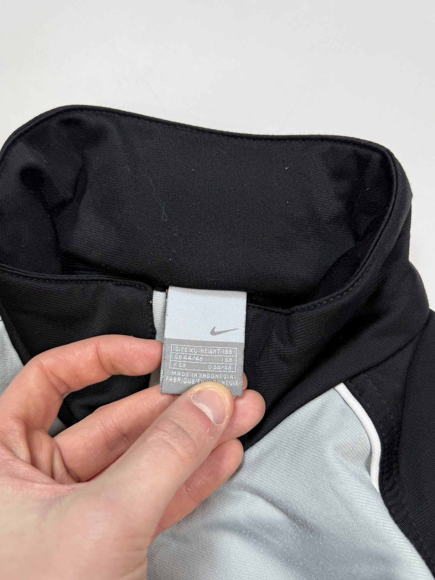 Vintage Nike mini swoosh track jacket (XL)