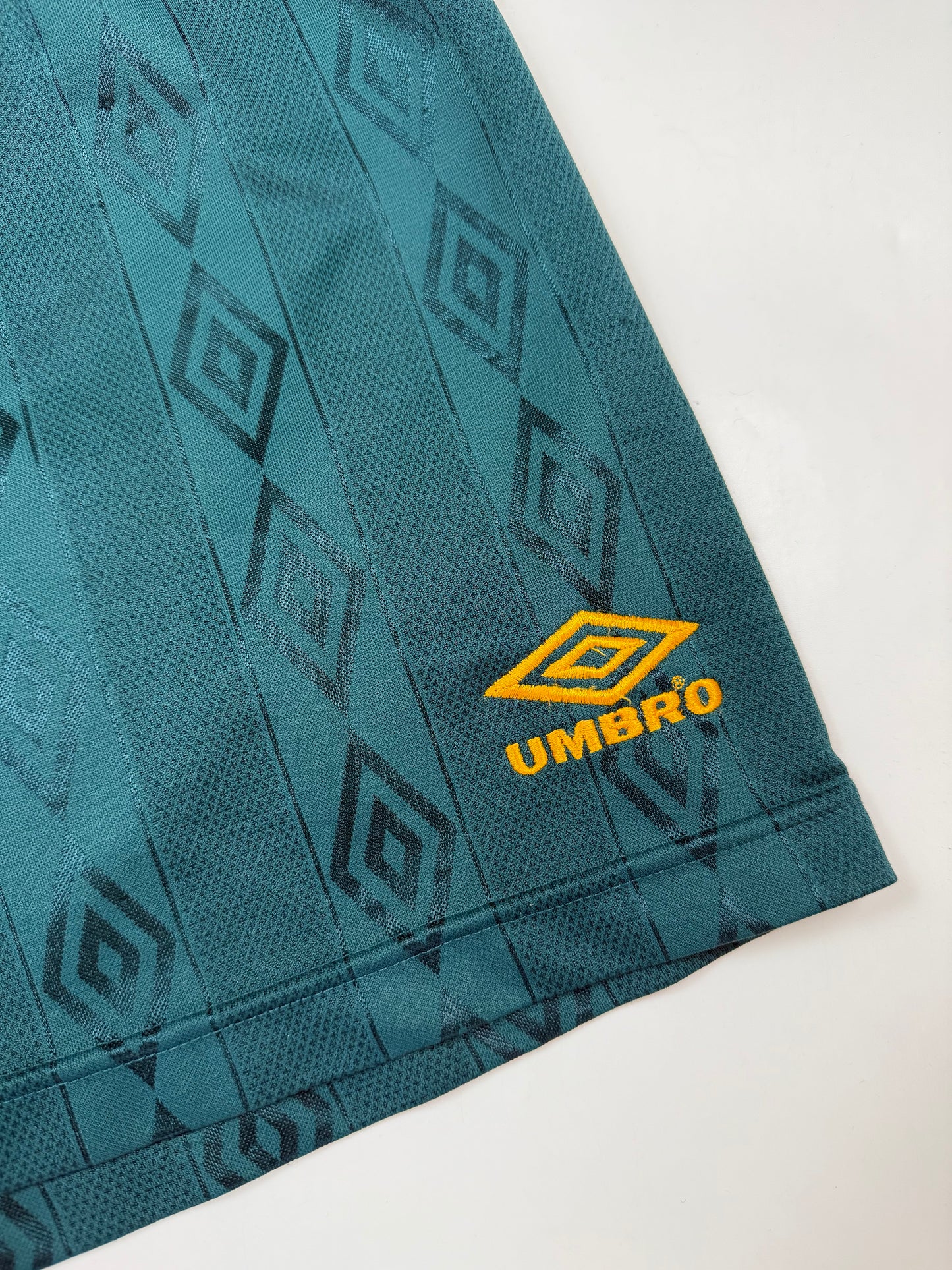 Vintage 90s Umbro football shorts (XL)