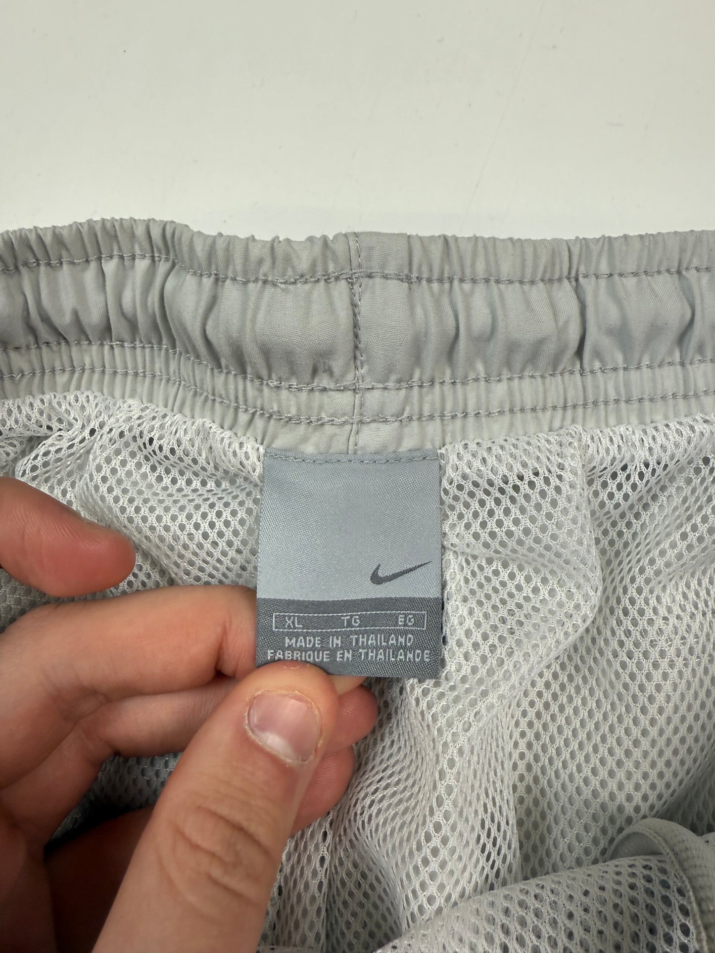 Vintage Nike mini swoosh baggy sport shorts (XL)