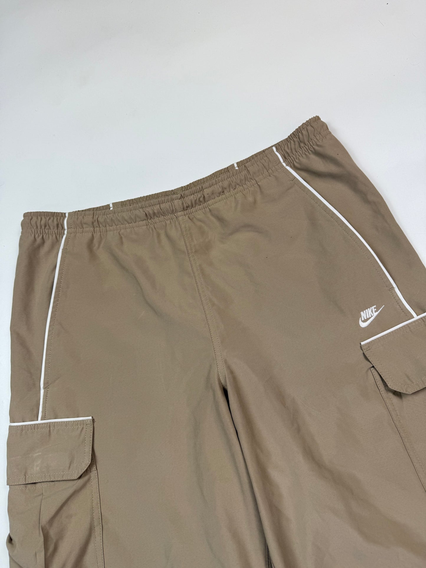 Vintage Nike baggy cargo shorts (M)