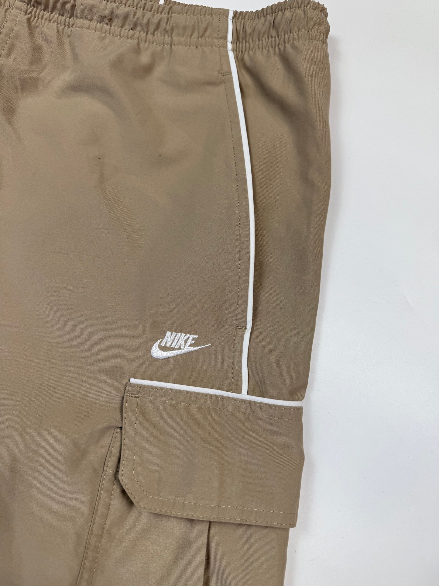 Vintage Nike baggy cargo shorts (M)