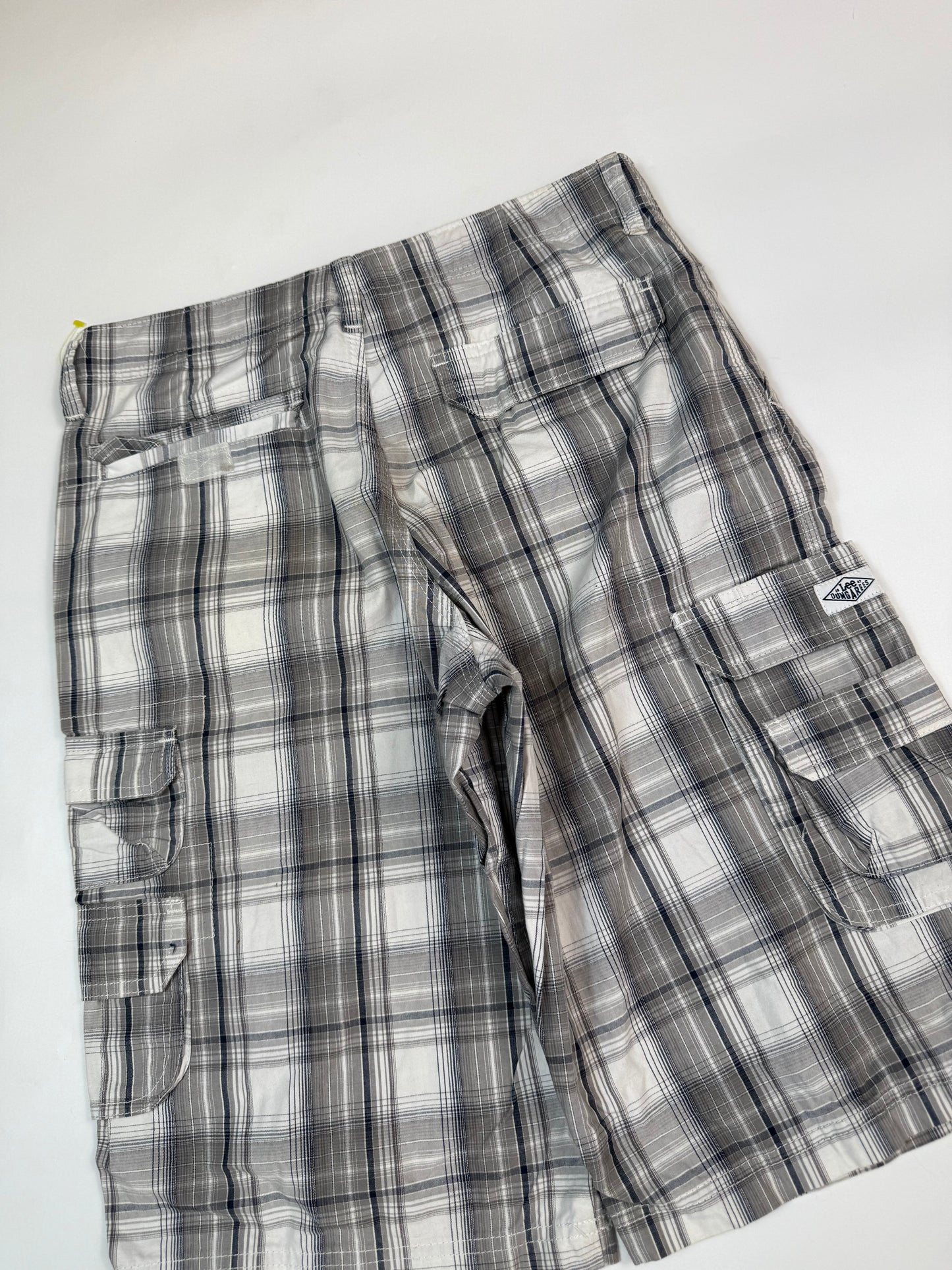 Vintage Lee dungarees baggy checkered cargo shorts (W30)