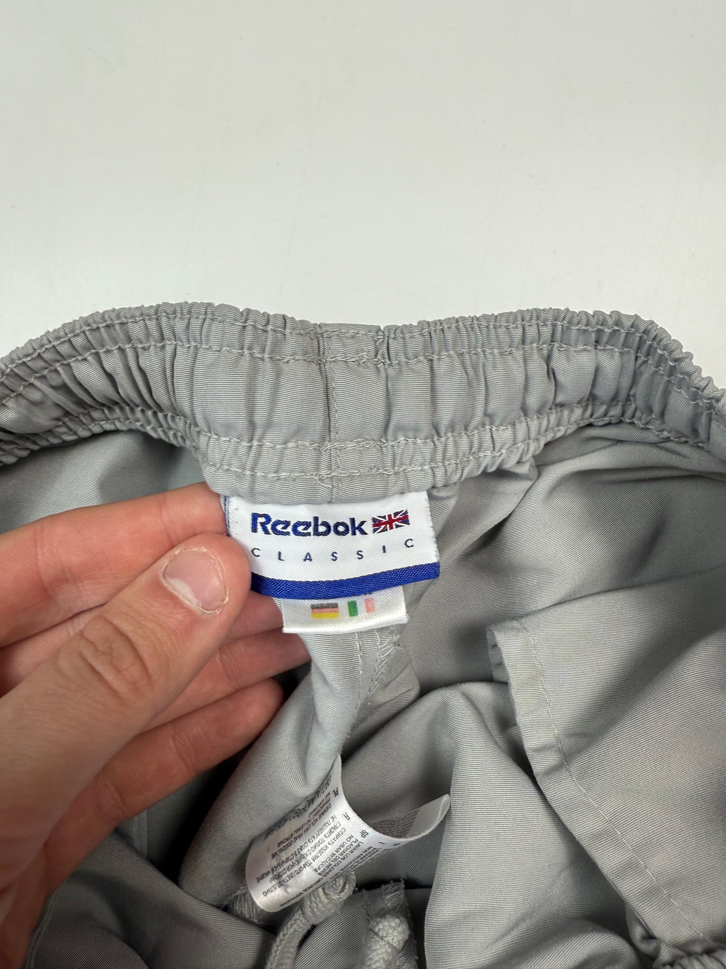 Vintage Reebok classic side stripe sport shorts (L)