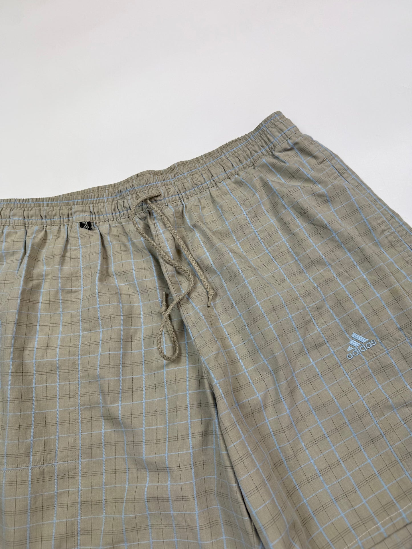 Vintage Adidas baggy checkered sport shorts (L)