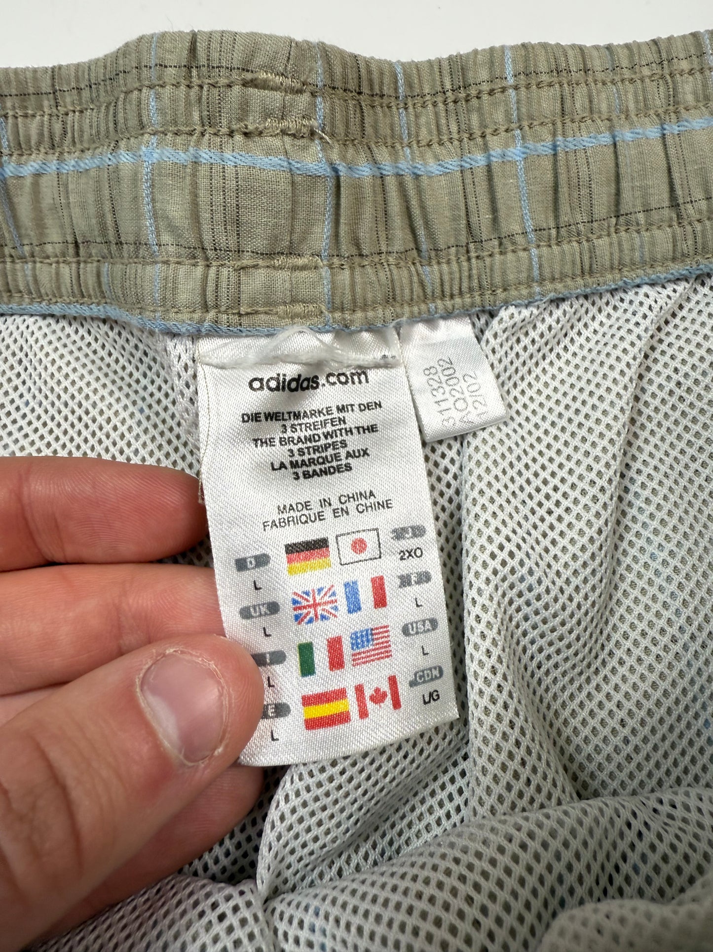 Vintage Adidas baggy checkered sport shorts (L)