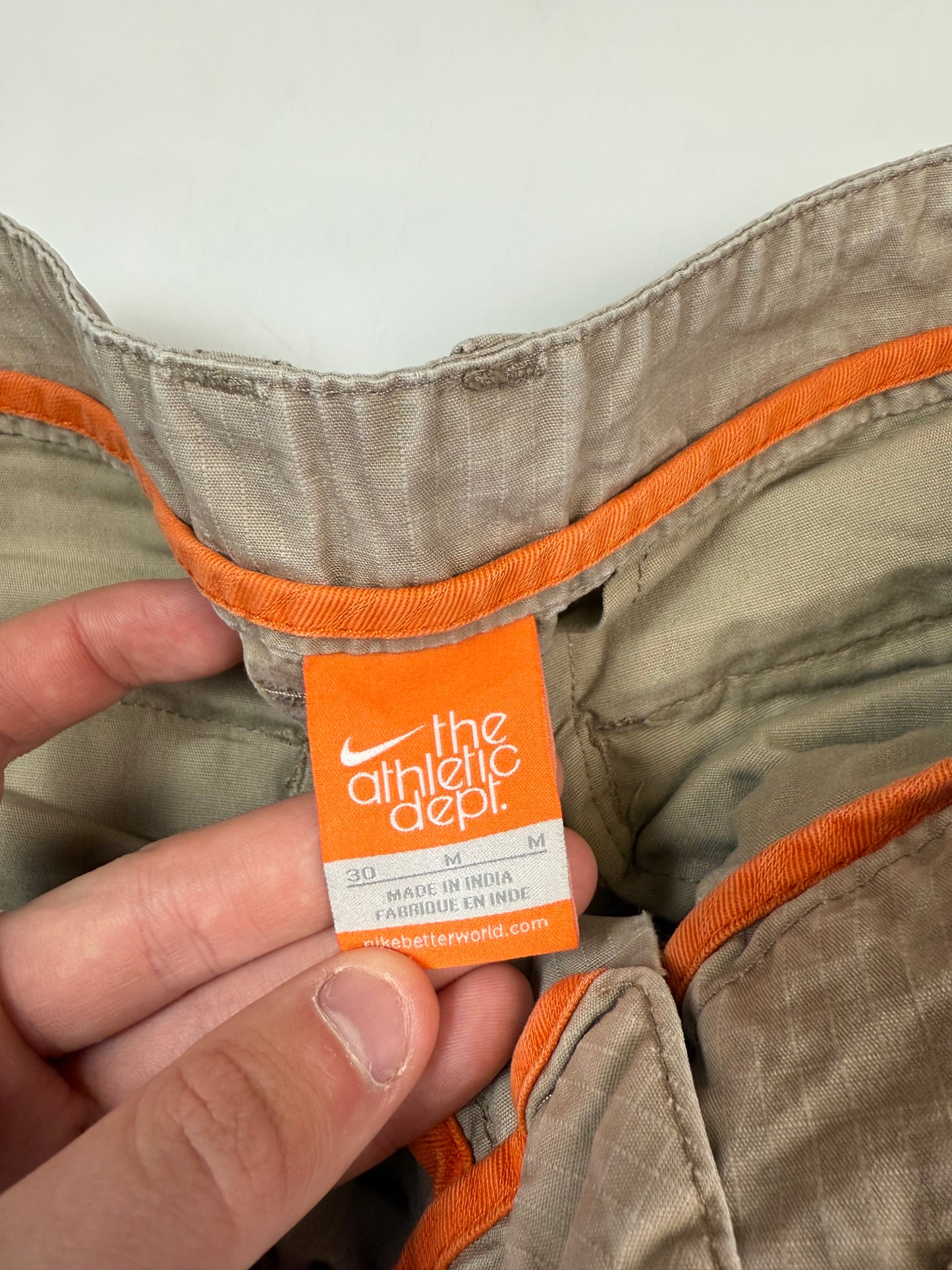 Vintage Nike athletic dept baggy cargo shorts (M)