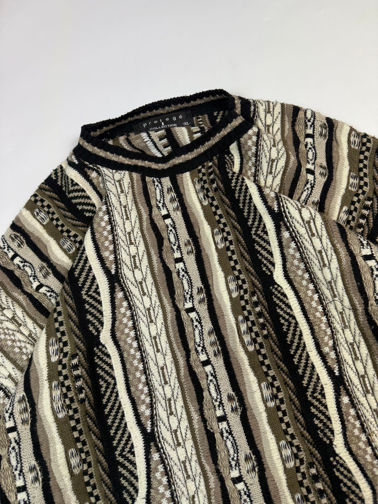 Vintage Coogi style abstract knit sweater (XL)