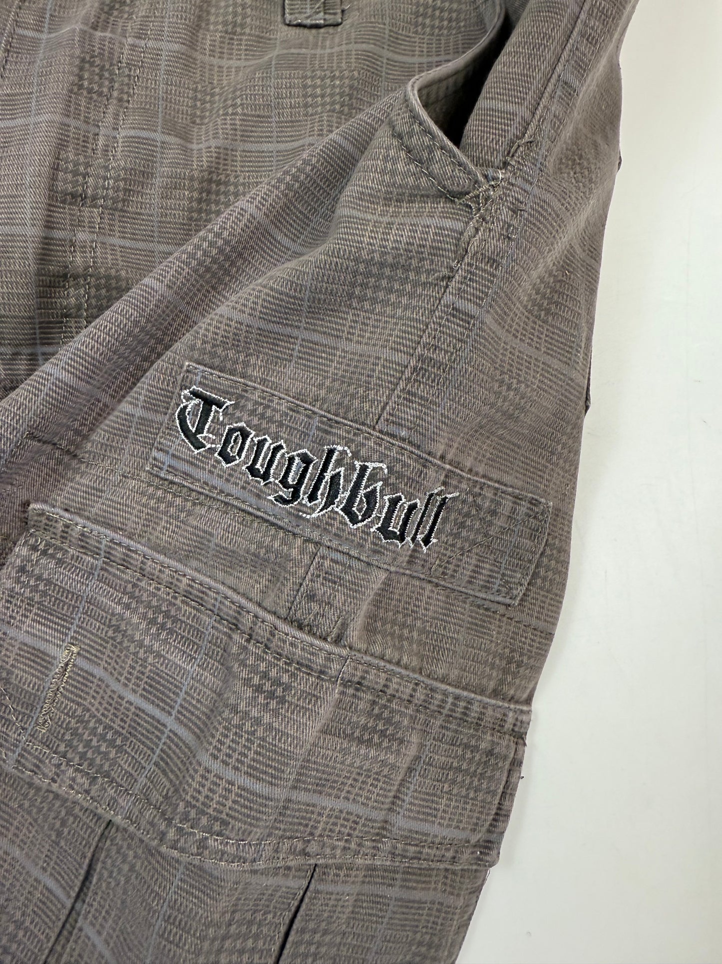 Vintage baggy checkered cargo shorts (S)