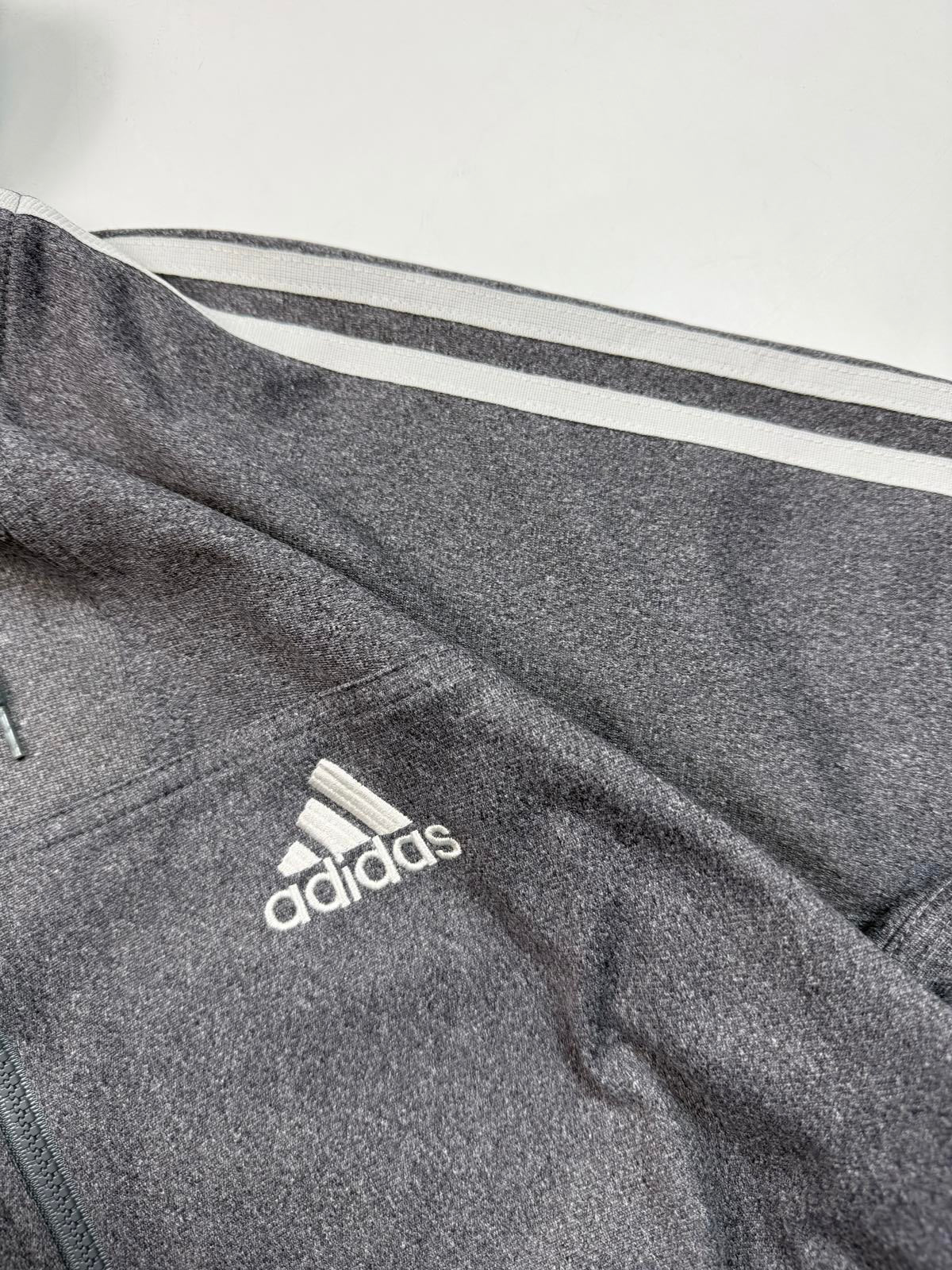 Vintage 90s adidas zip up hoodie (S)