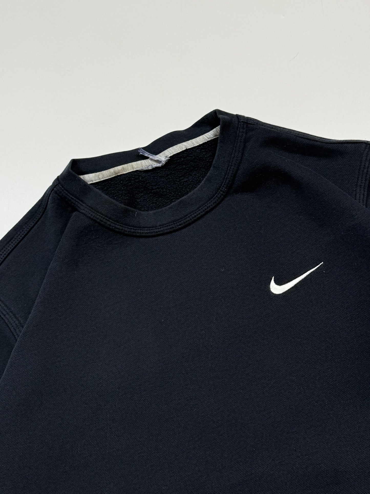 Nike mini swoosh sweatshirt (M)