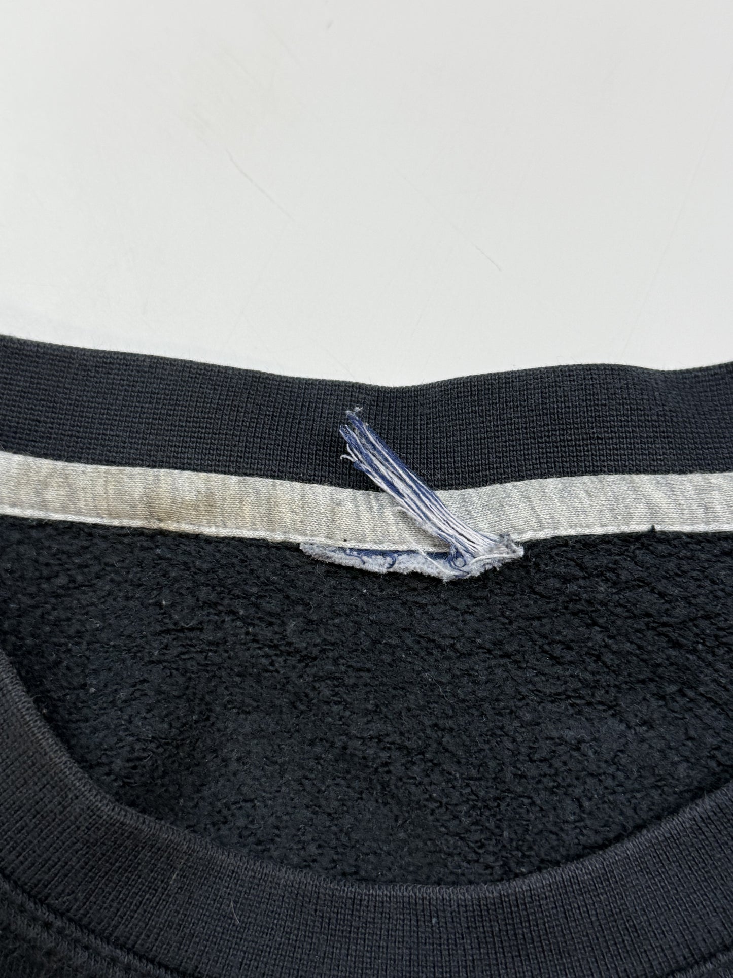 Nike mini swoosh sweatshirt (M)