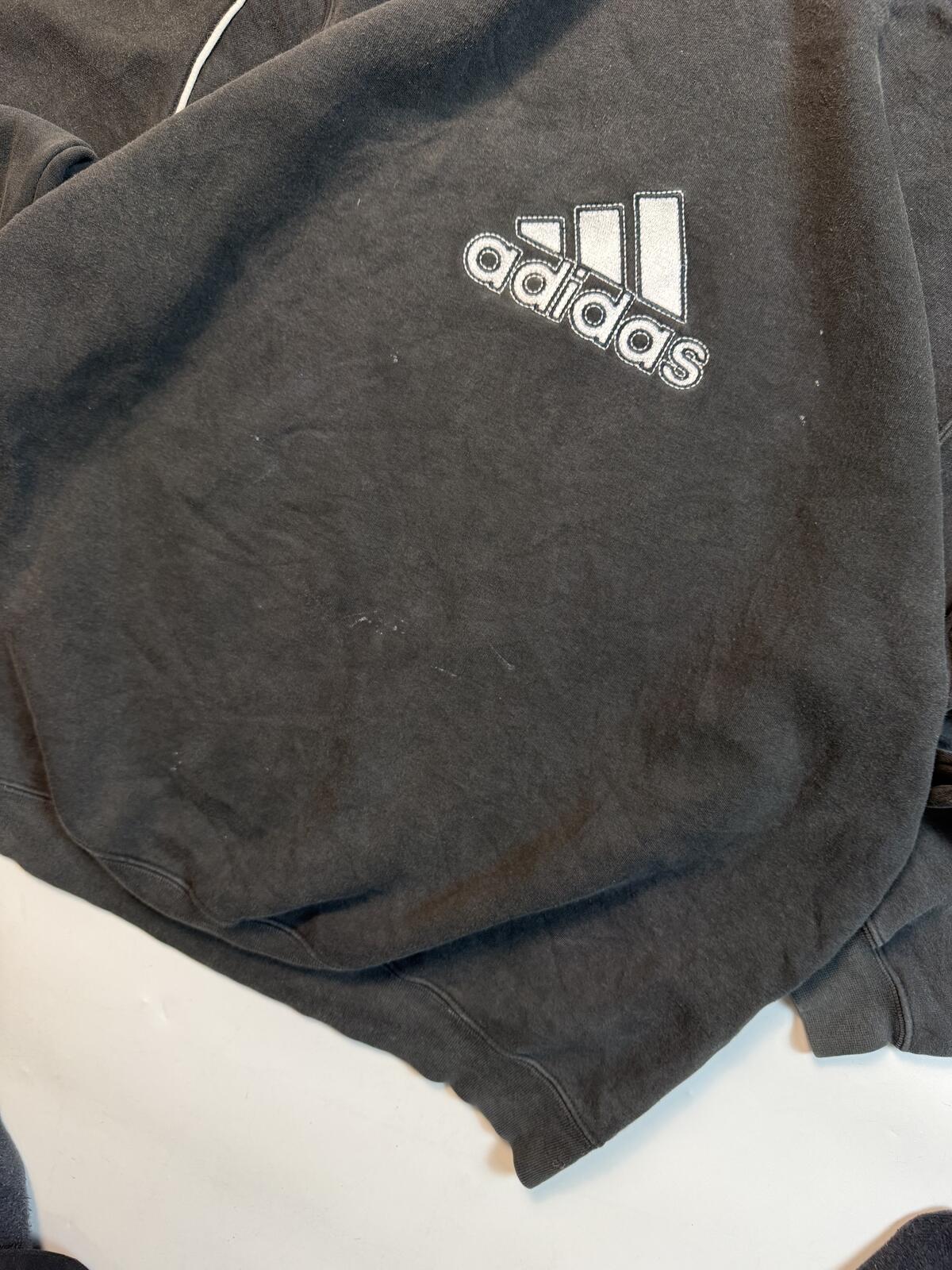 Vintage Y2K Adidas centre logo sweatshirt (L)