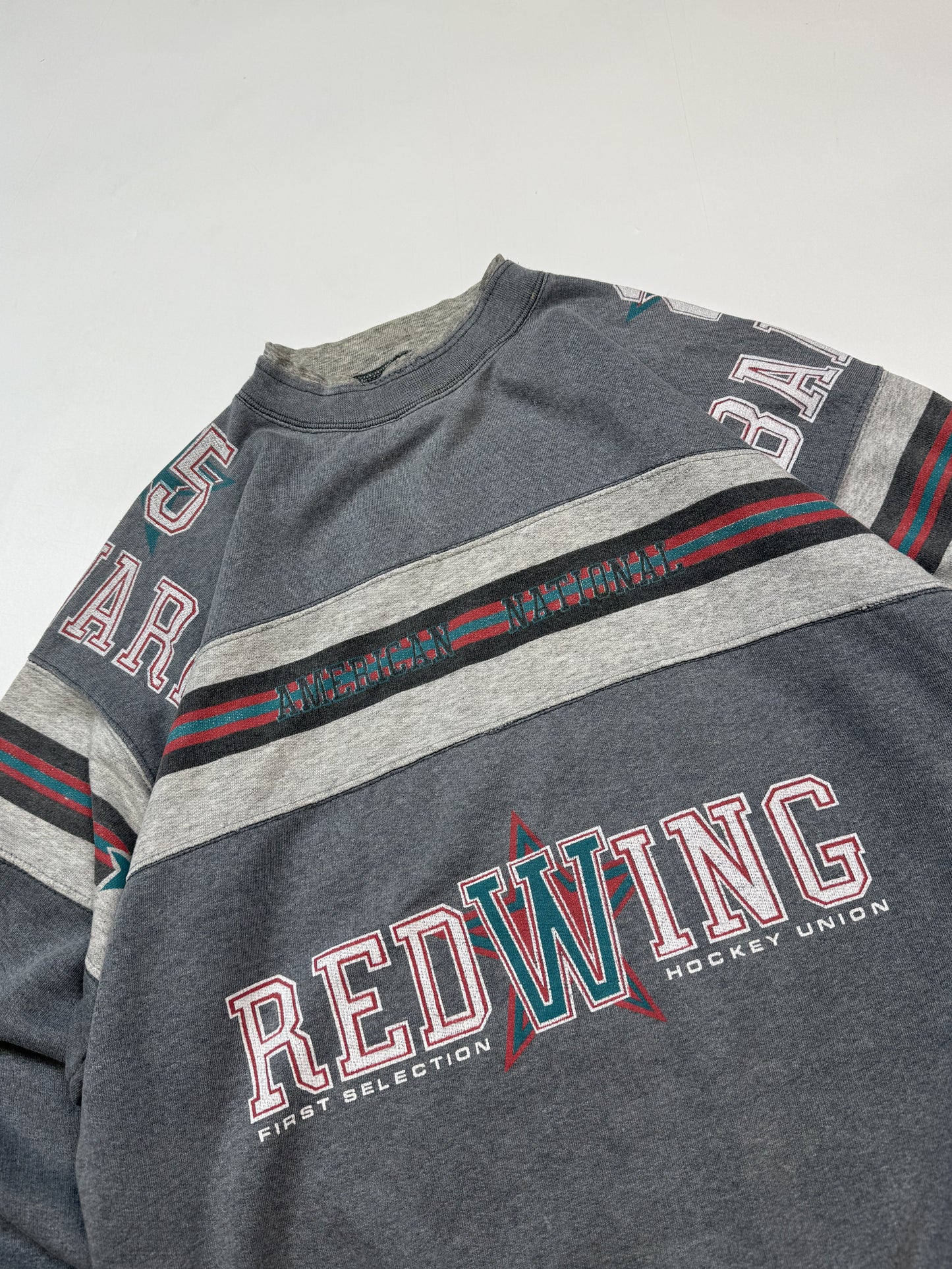 Vintage Red Wings graphic sweatshirt (M)