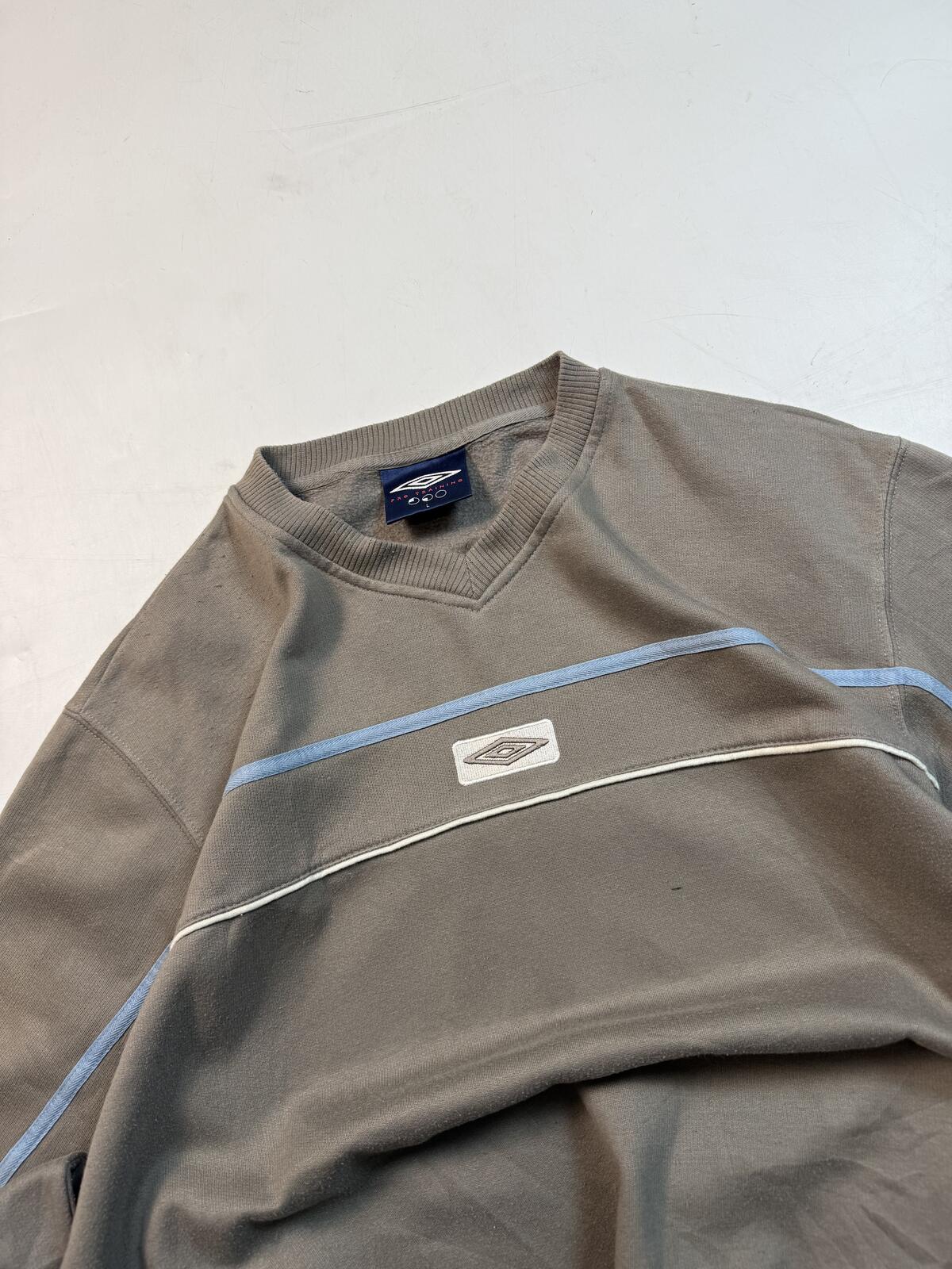 Vintage Umbro centre logo sweatshirt (L)