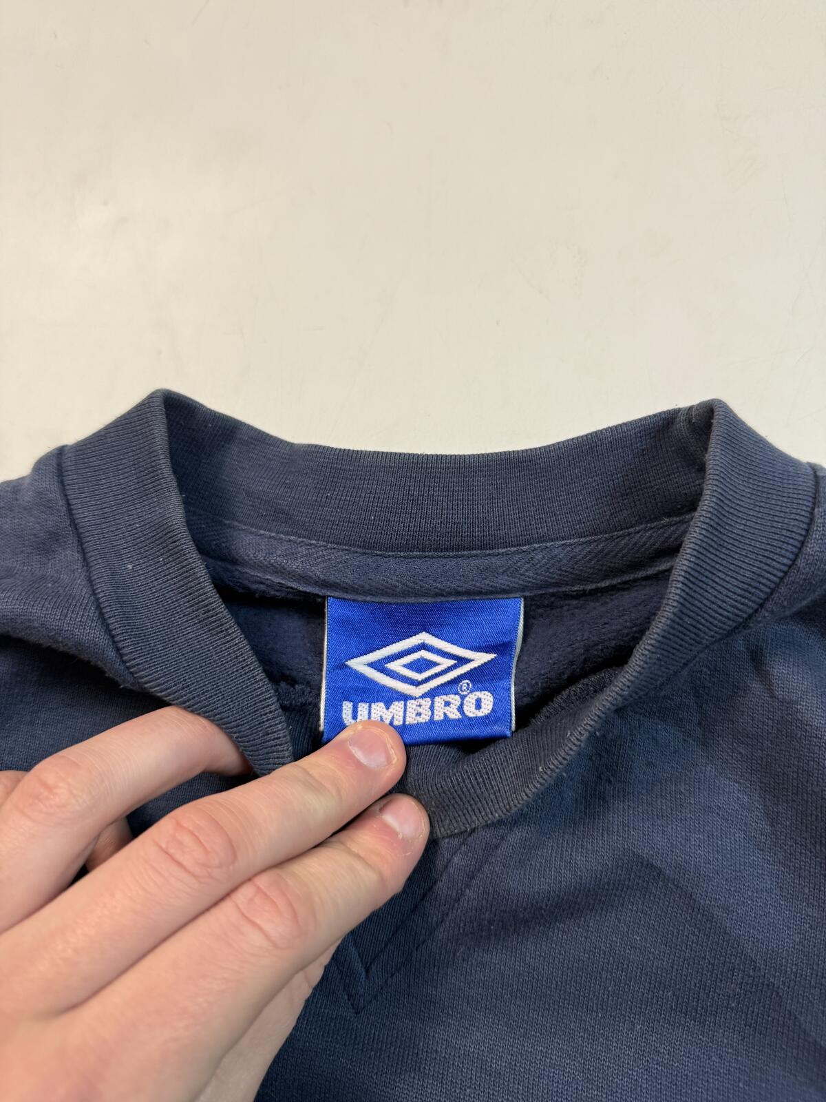 Vintage 90s Umbro small logo sweatshirt (L)
