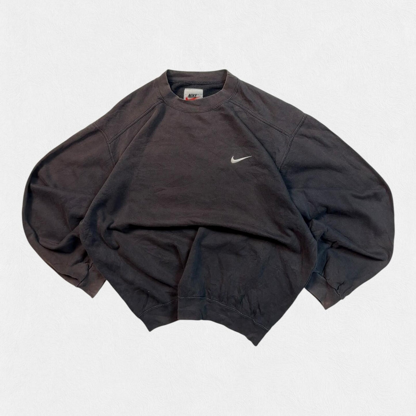 Vintage 90s Nike mini swoosh sweatshirt (M)