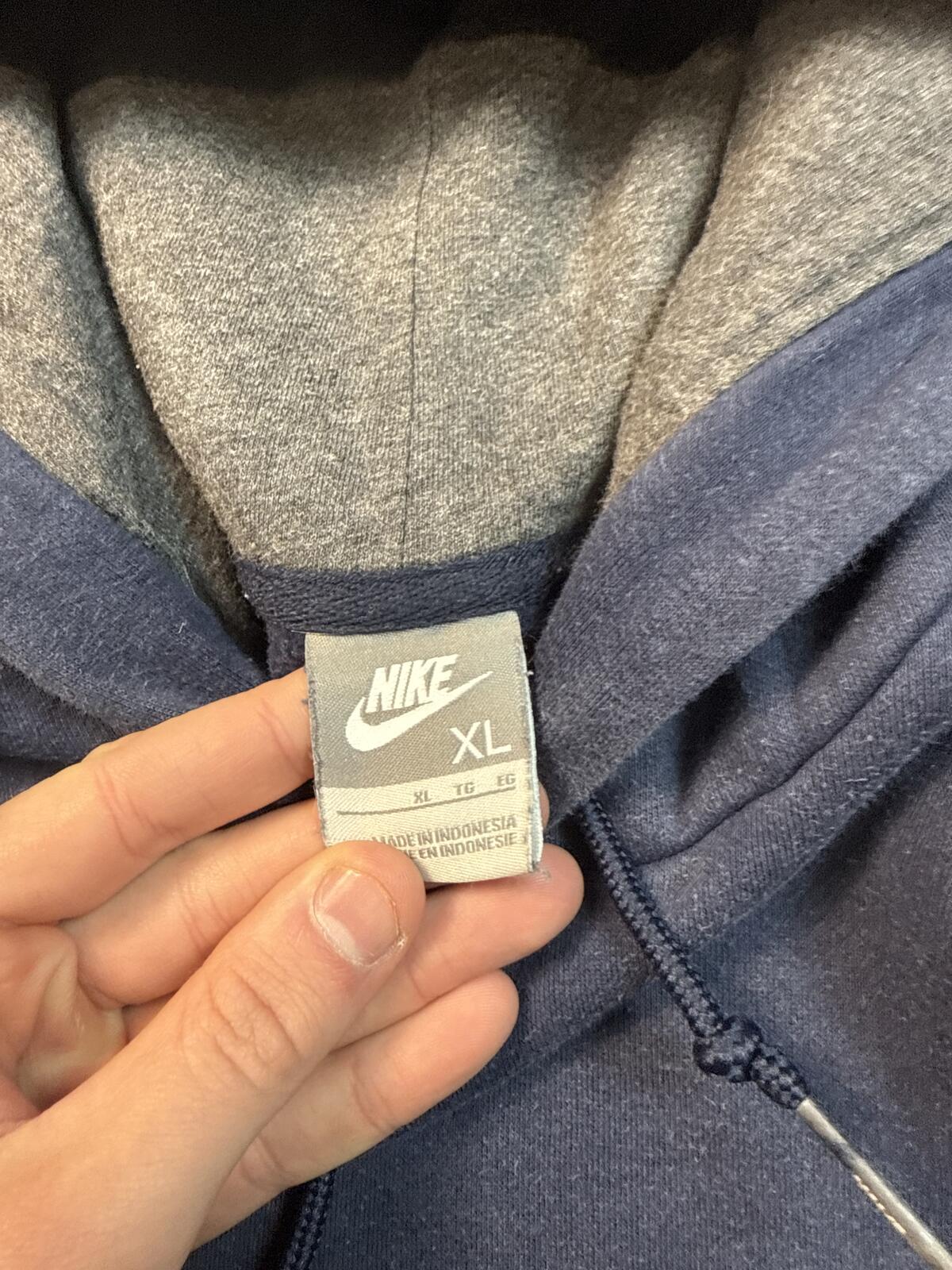 Vintage Nike mini swoosh hoodie (XL)