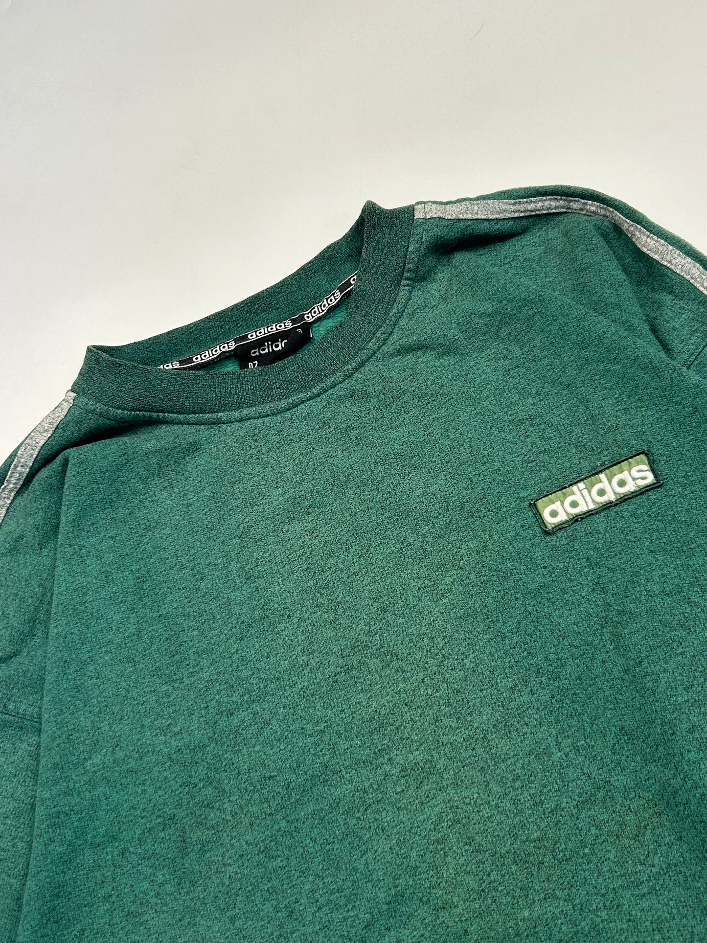 Vintage 90s Adidas small logo sweatshirt (L)