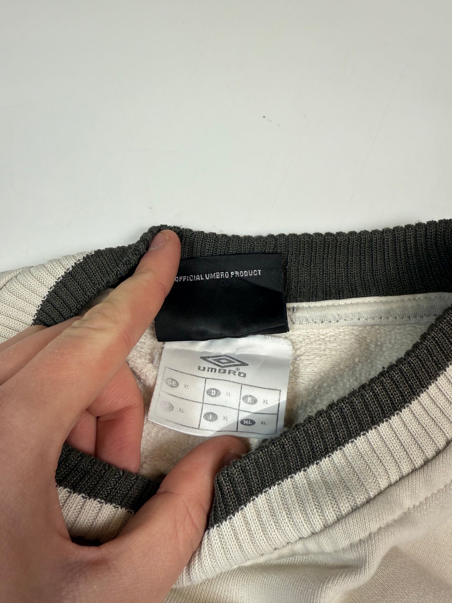 Vintage Umbro centre logo sweatshirt (XL)