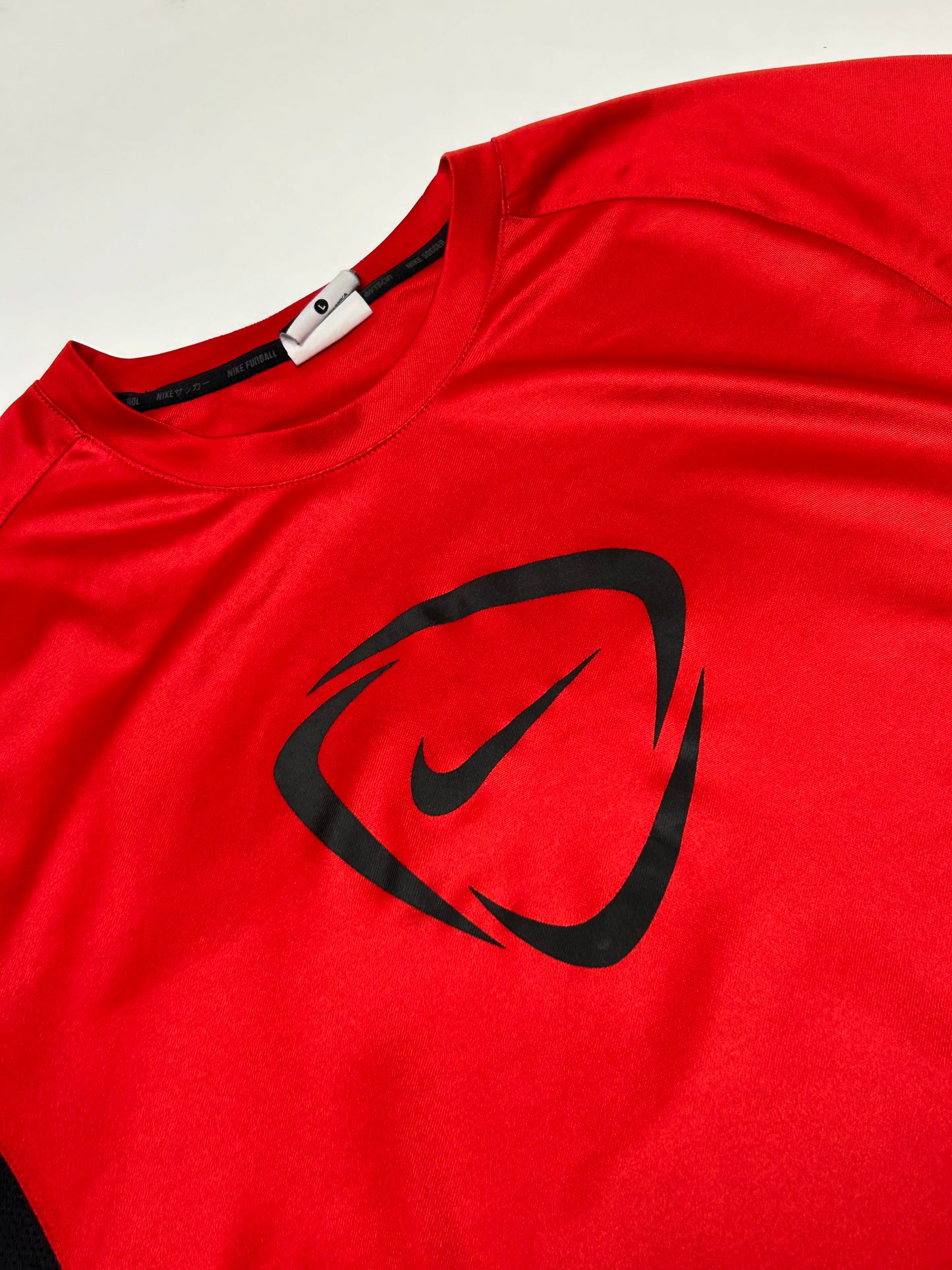 Nike football centre swoosh tee (L)