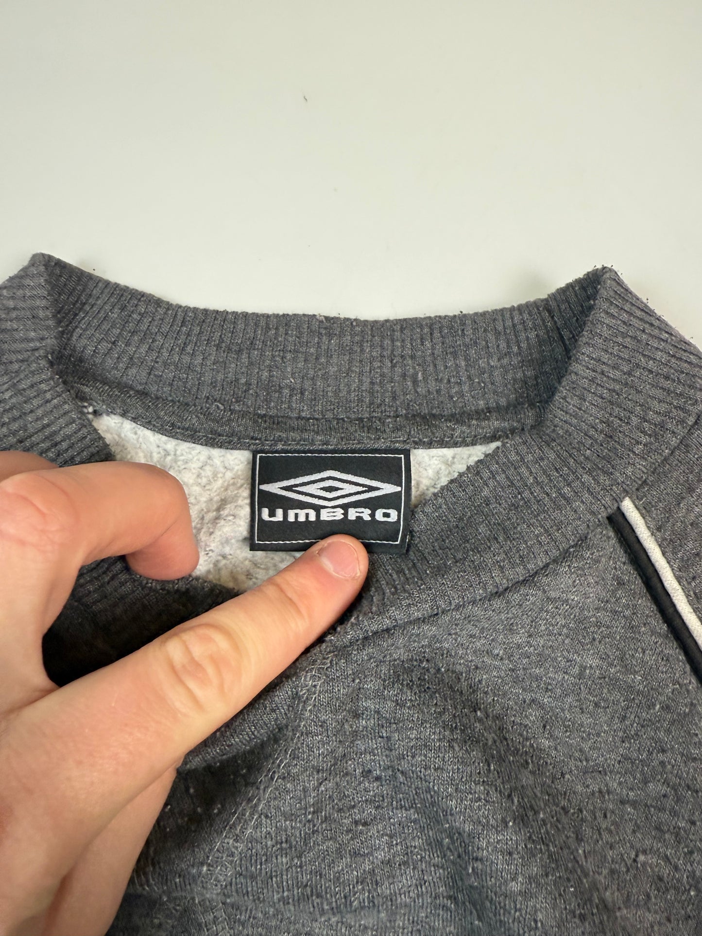 Vintage Umbro centre logo sweatshirt (M)