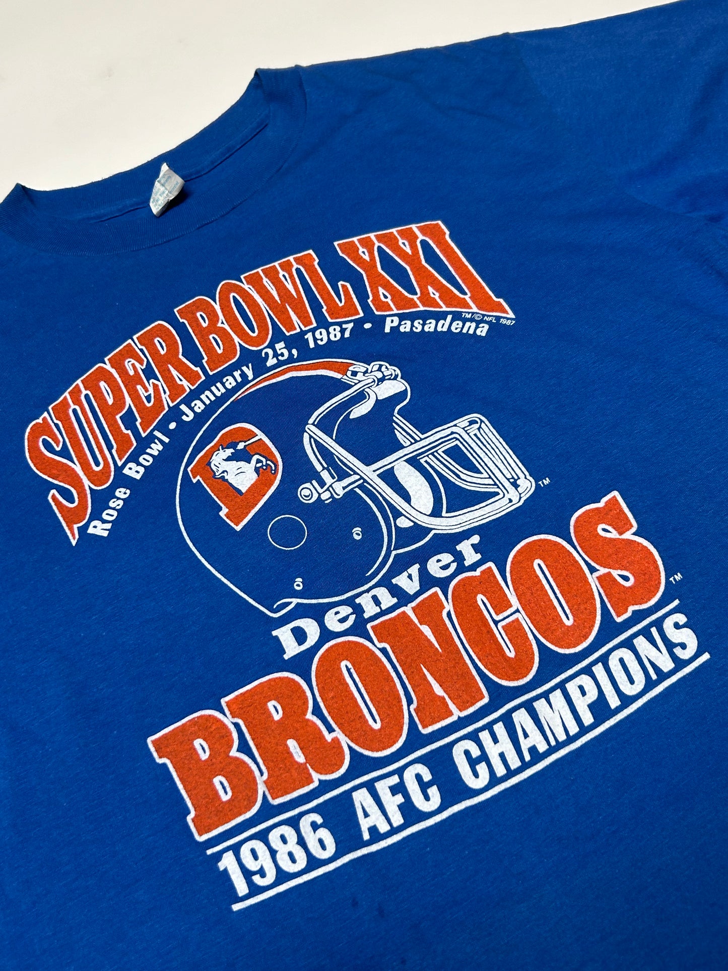 Vintage 80s Denver Broncos superbowl champions tee (XL)