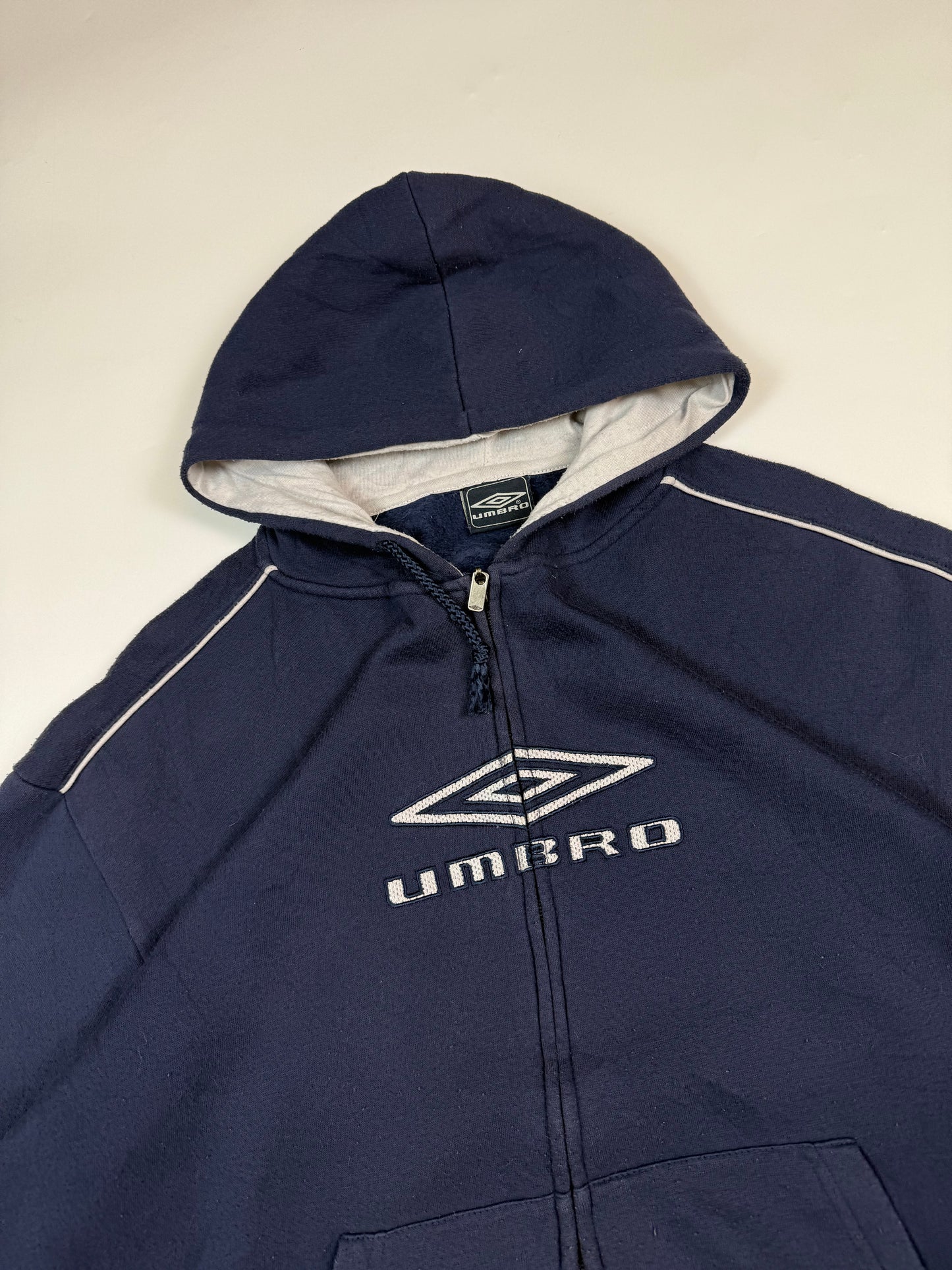 Vintage Umbro centre logo zip up hoodie (L)