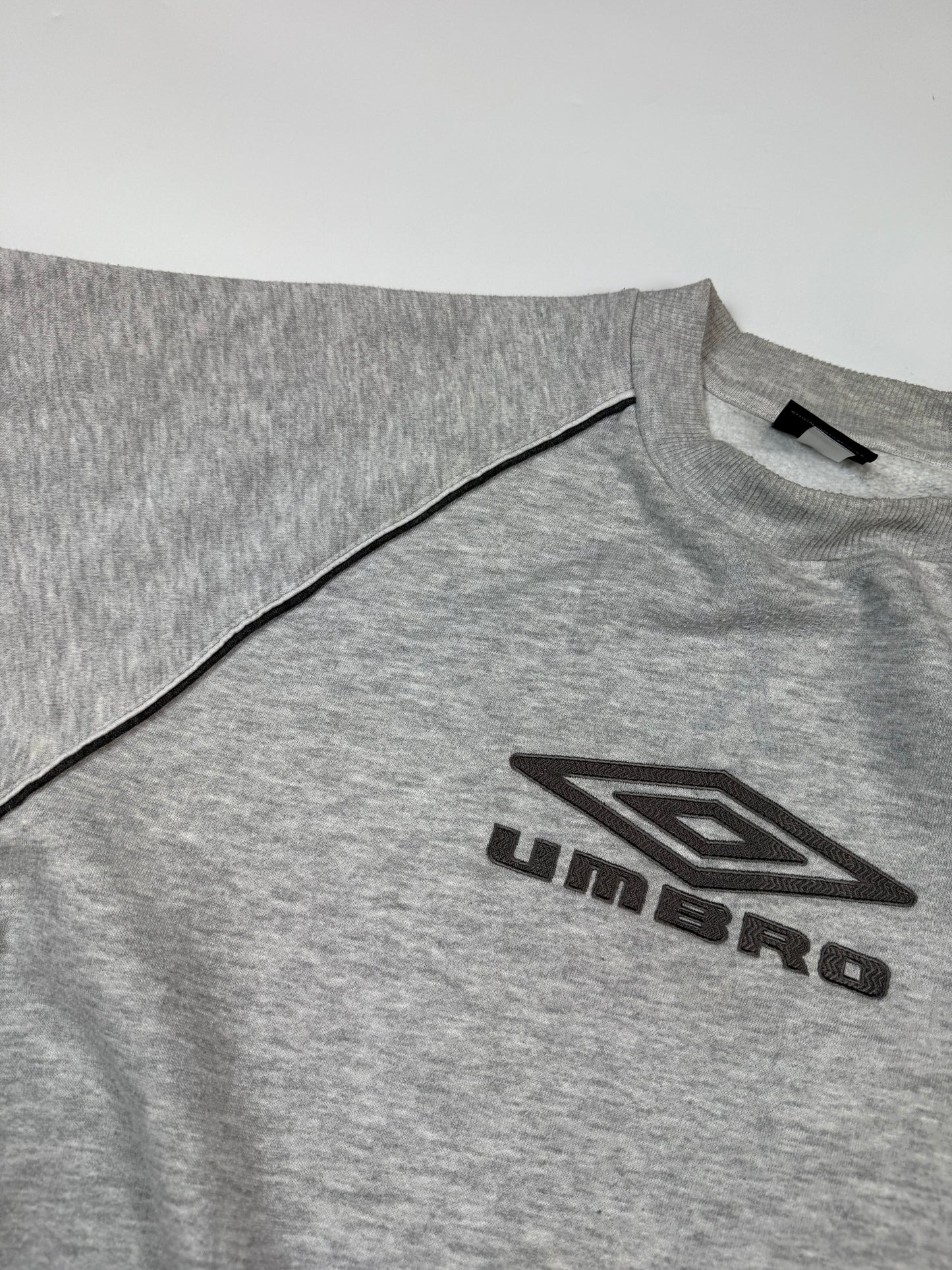 Vintage Umbro centre logo sweatshirt (M)
