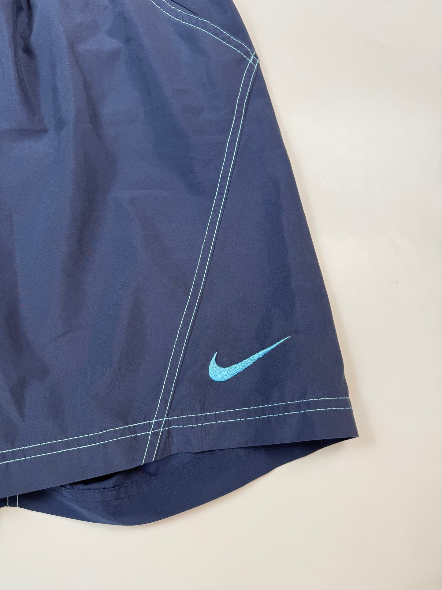 Vintage Nike spell out sport shorts (M)