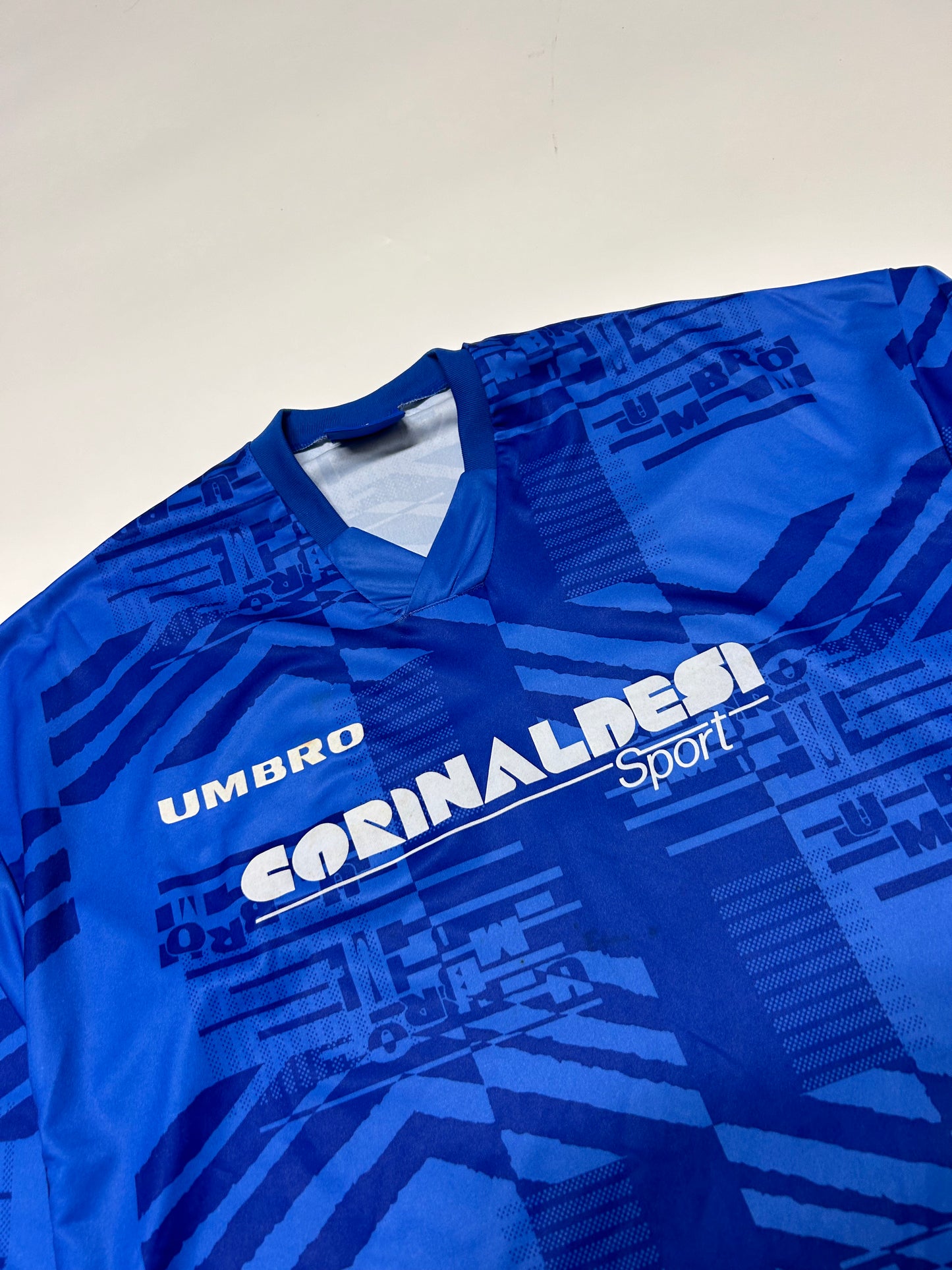 Vintage 90s Umbro football shirt (XL)