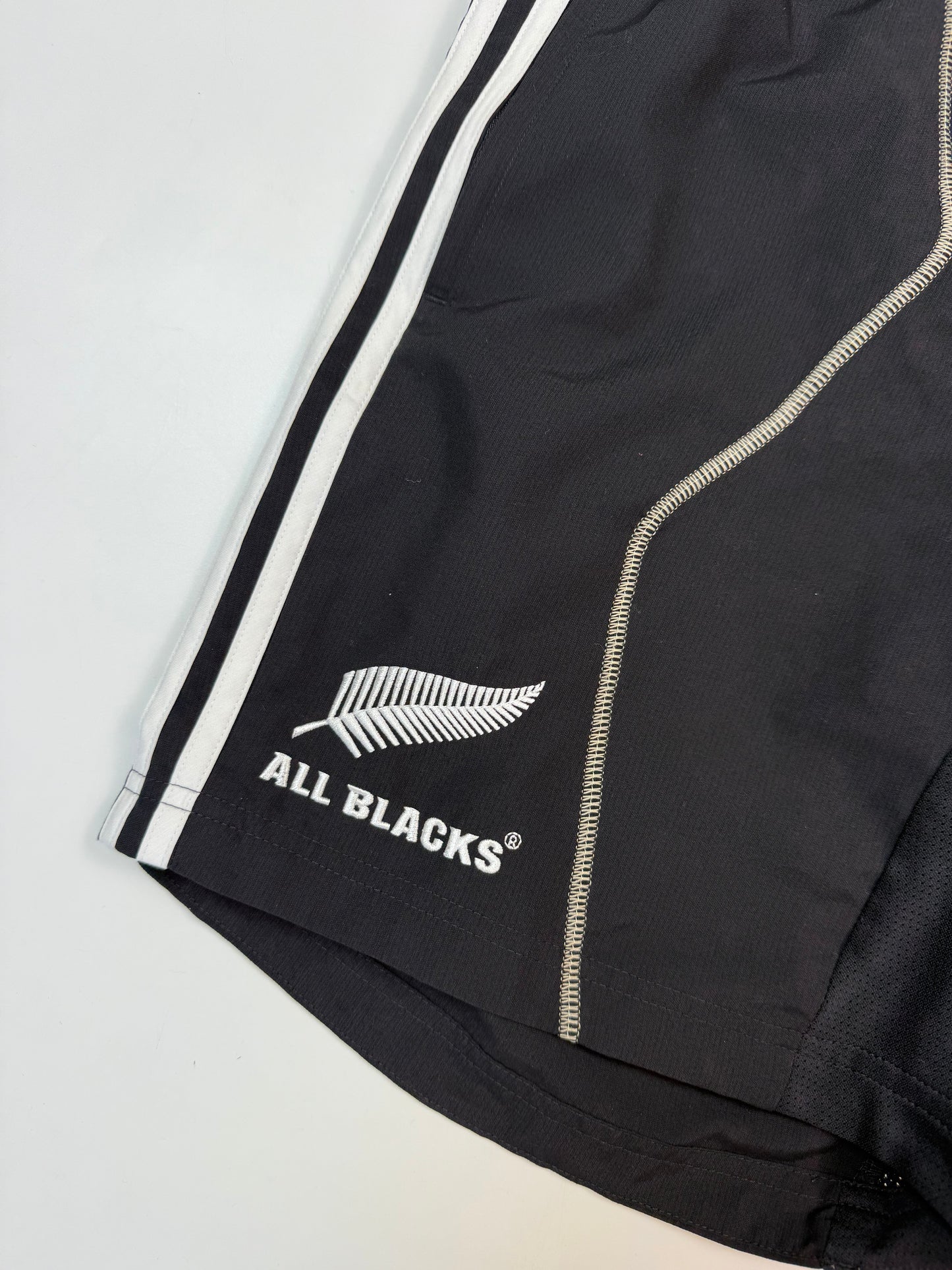 New Zealand all blacks adidas rugby training shorts (L)