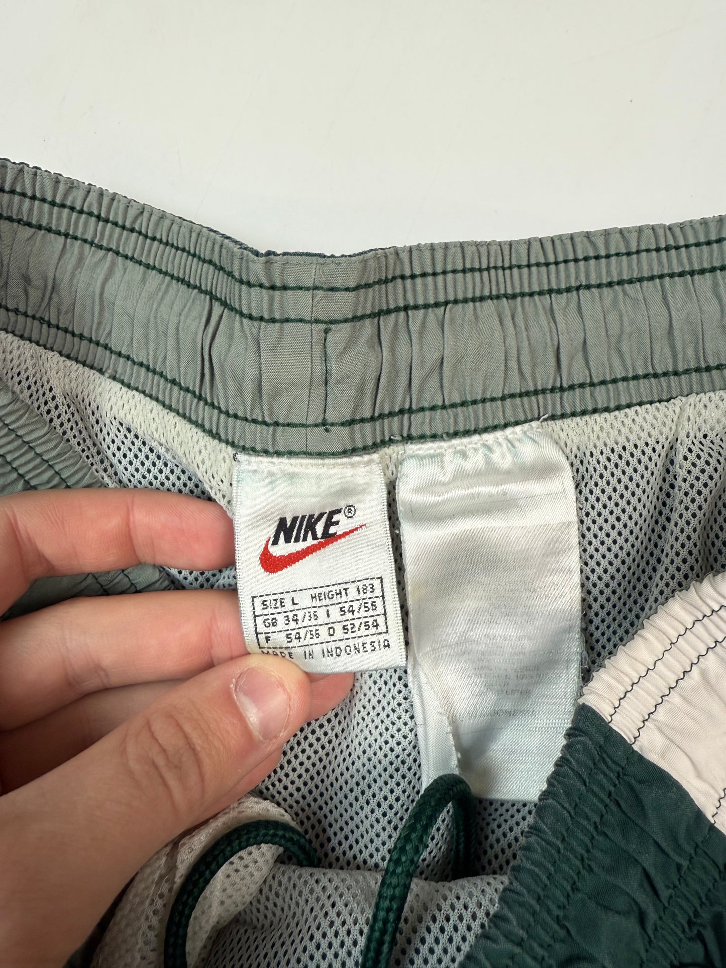 Vintage 90s Nike colour block sport shorts (L)