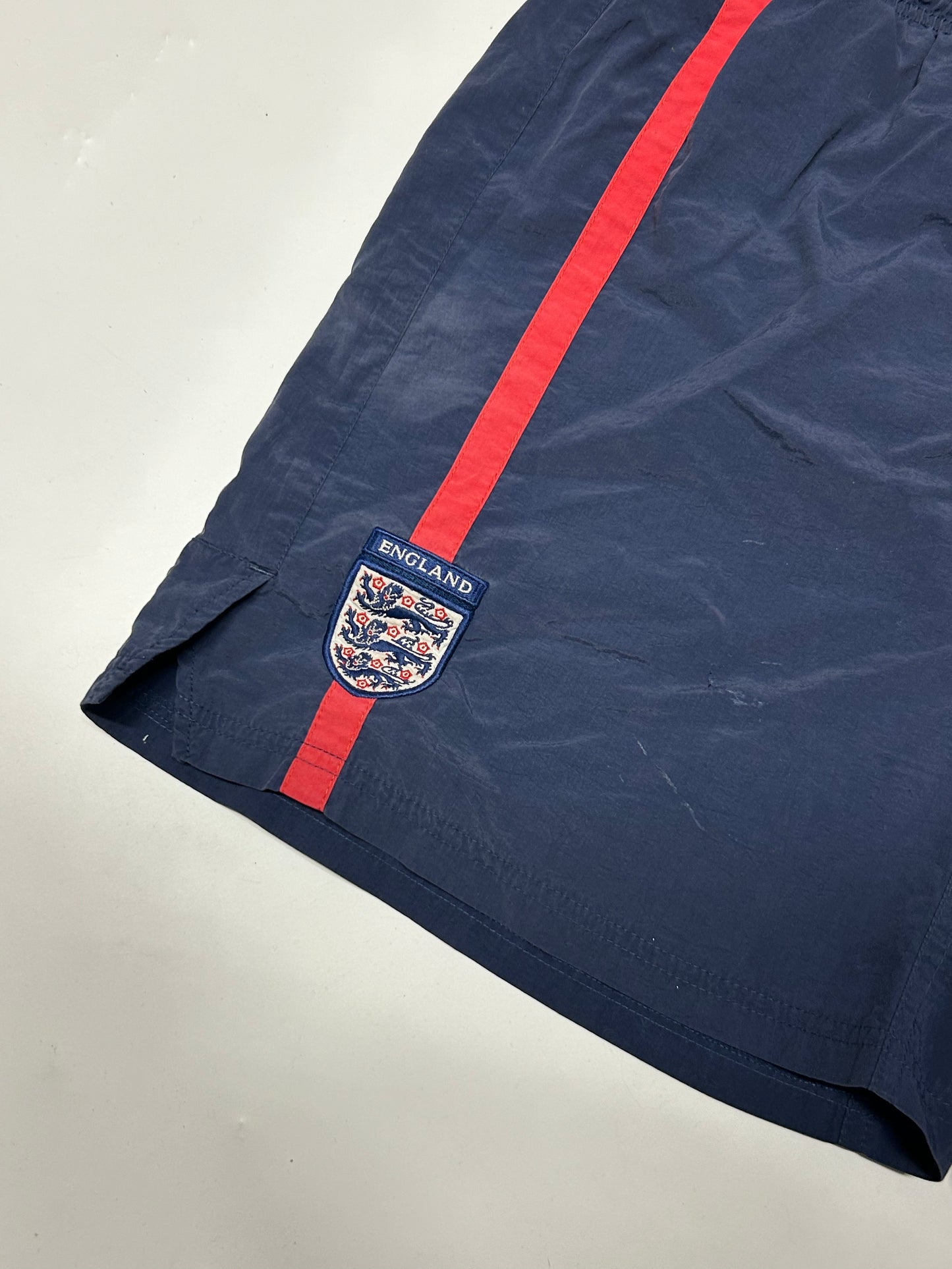 Vintage England 2002-04 Umbro home shorts (L)