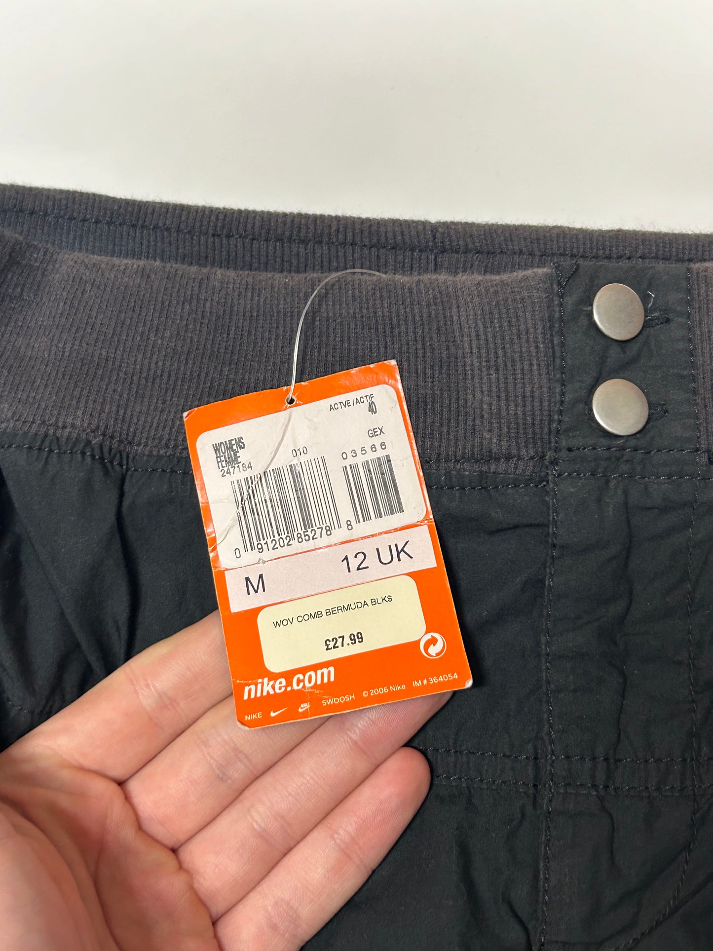 Vintage BNWT Nike air baggy cargo shorts (M)