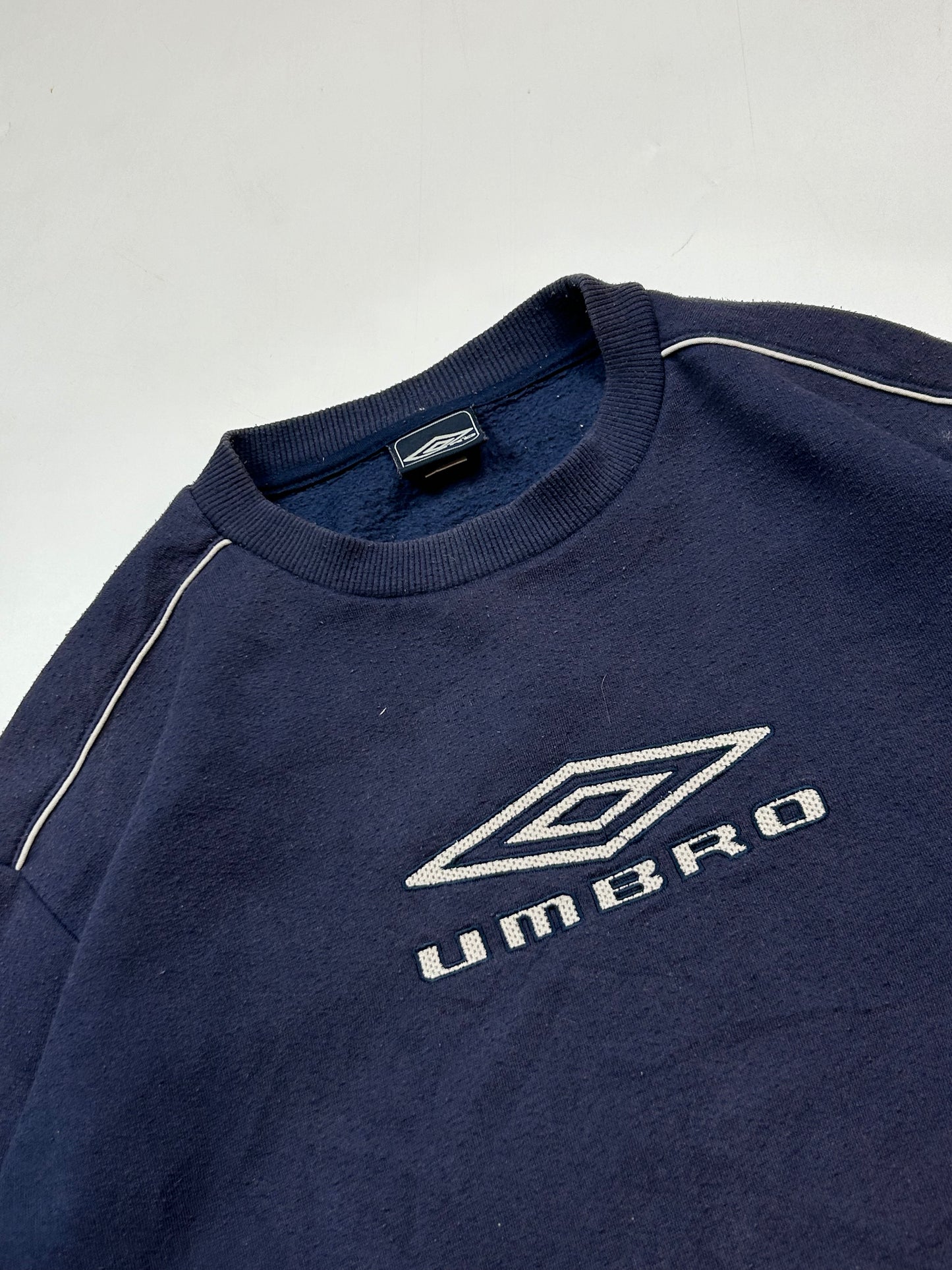 Vintage Umbro centre logo sweatshirt (M)