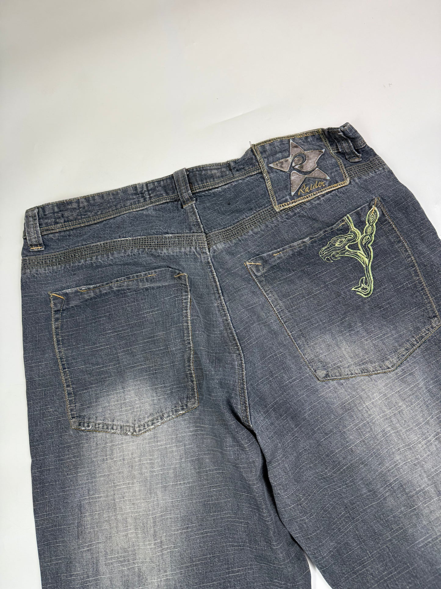 Vintage Y2K baggy hip hop jeans (W38)