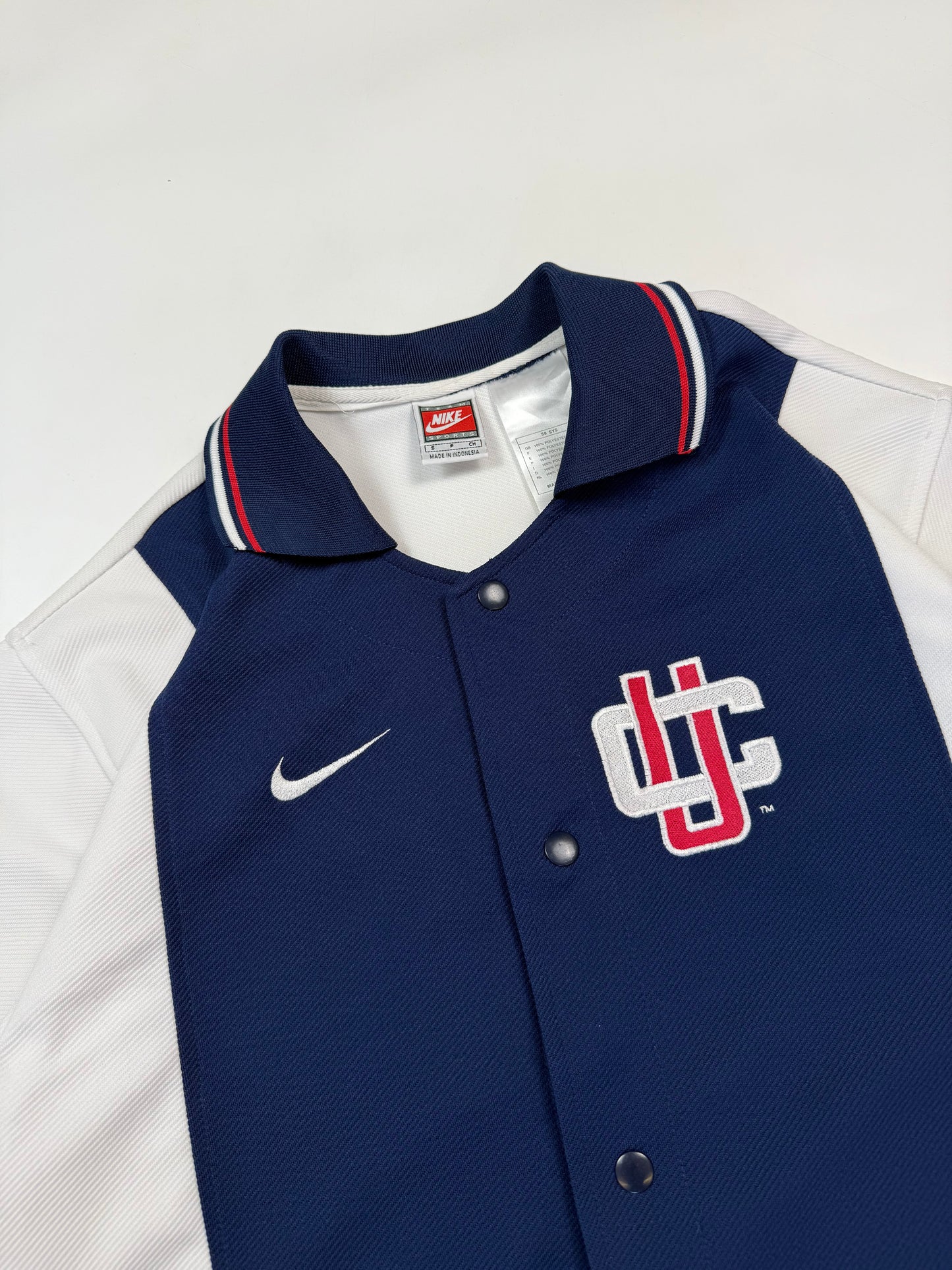 Vintage 90s UCONN Huskies Nike basketball jersey (S)