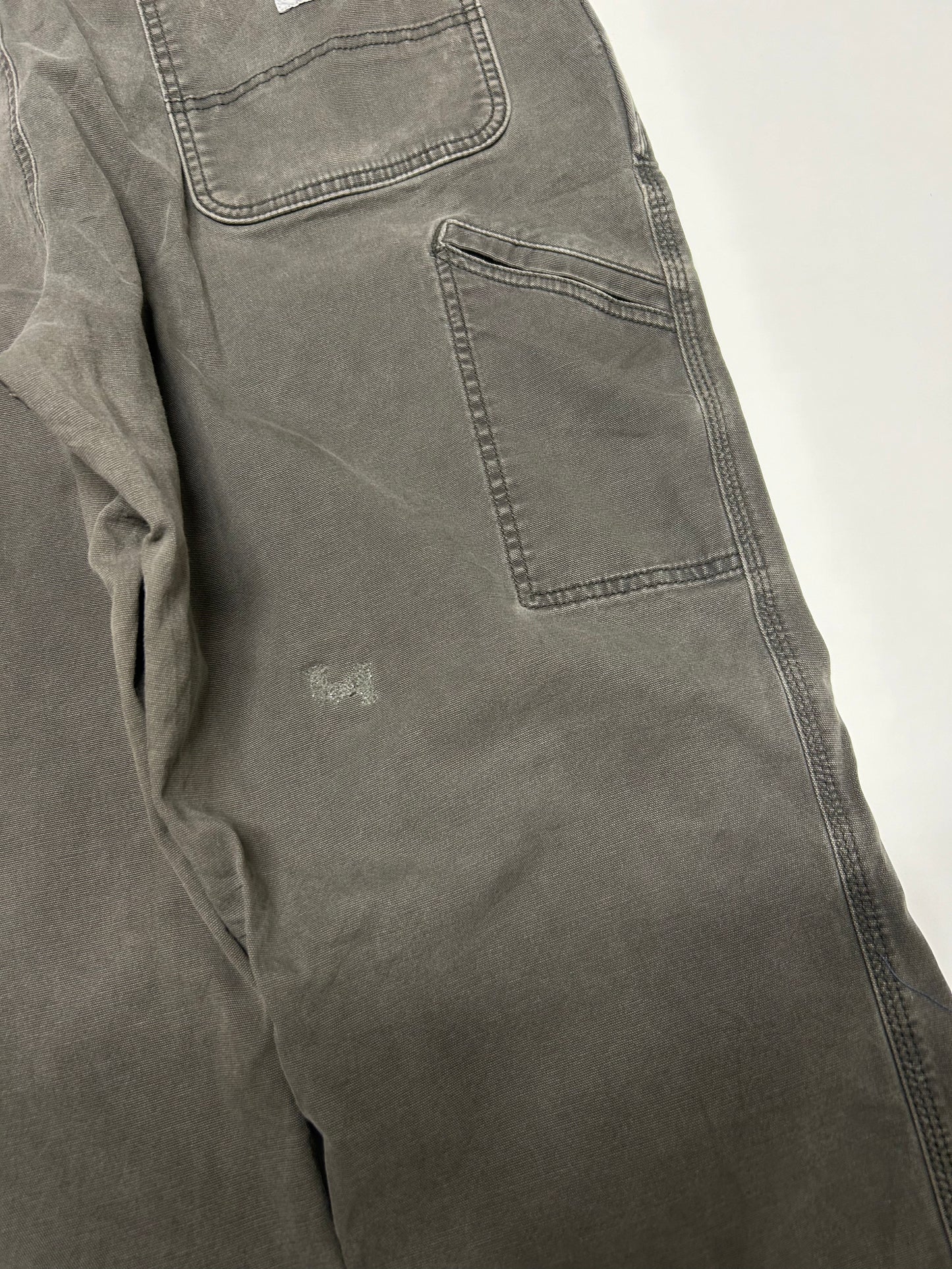 Carhartt carpenter pants (W40)