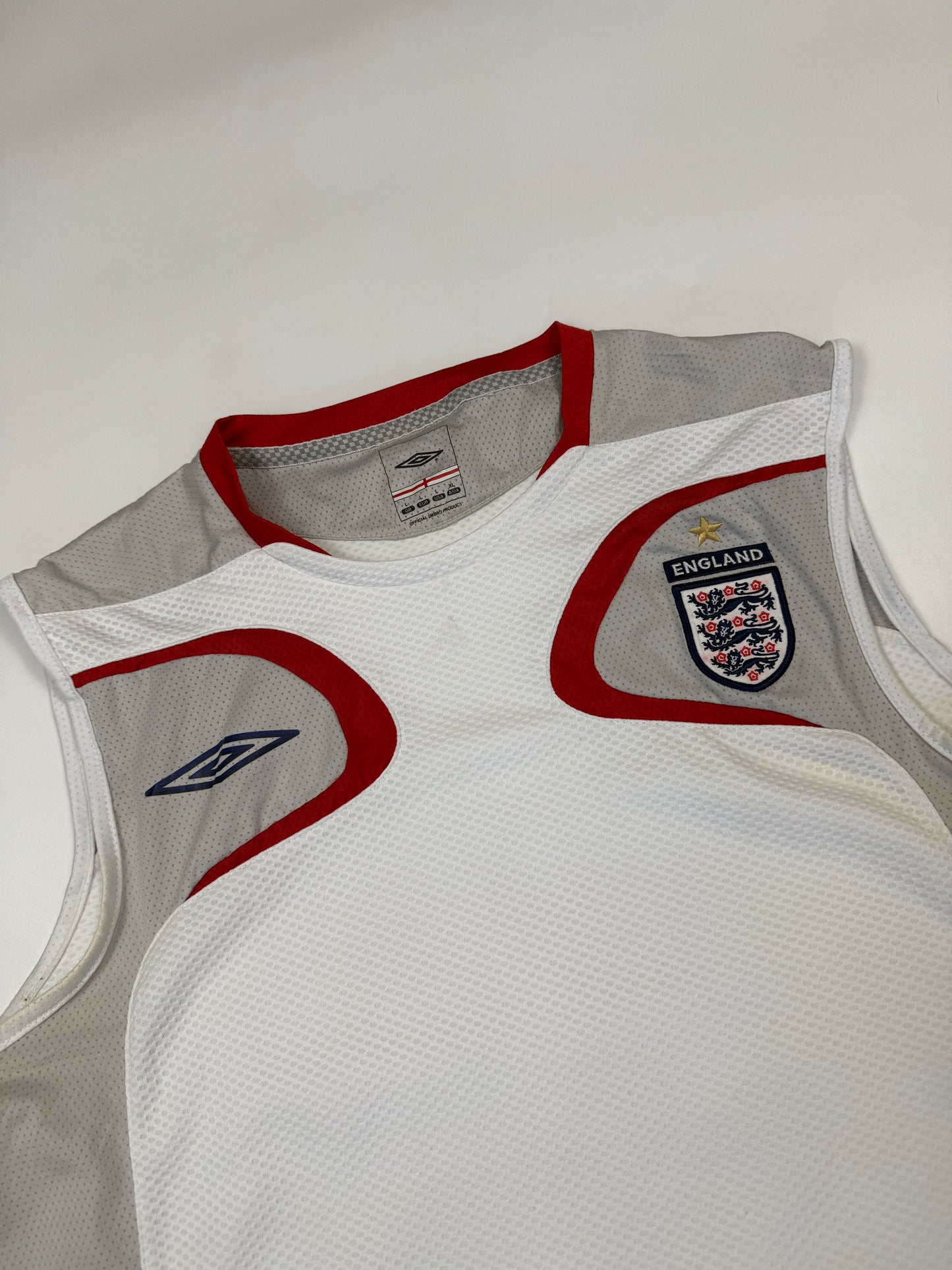 Vintage England 2005-07 Umbro football vest (L)
