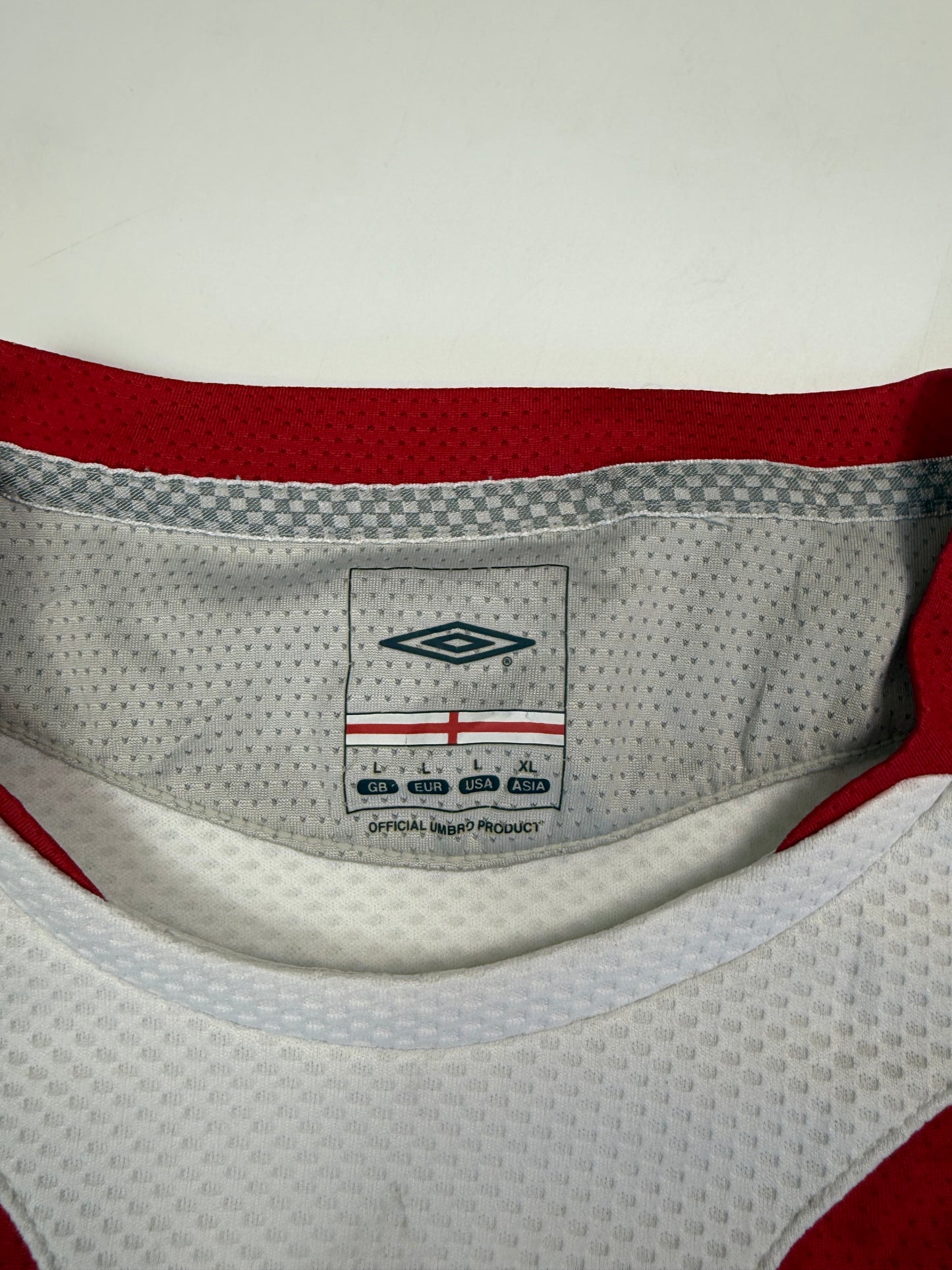 Vintage England 2005-07 Umbro football vest (L)