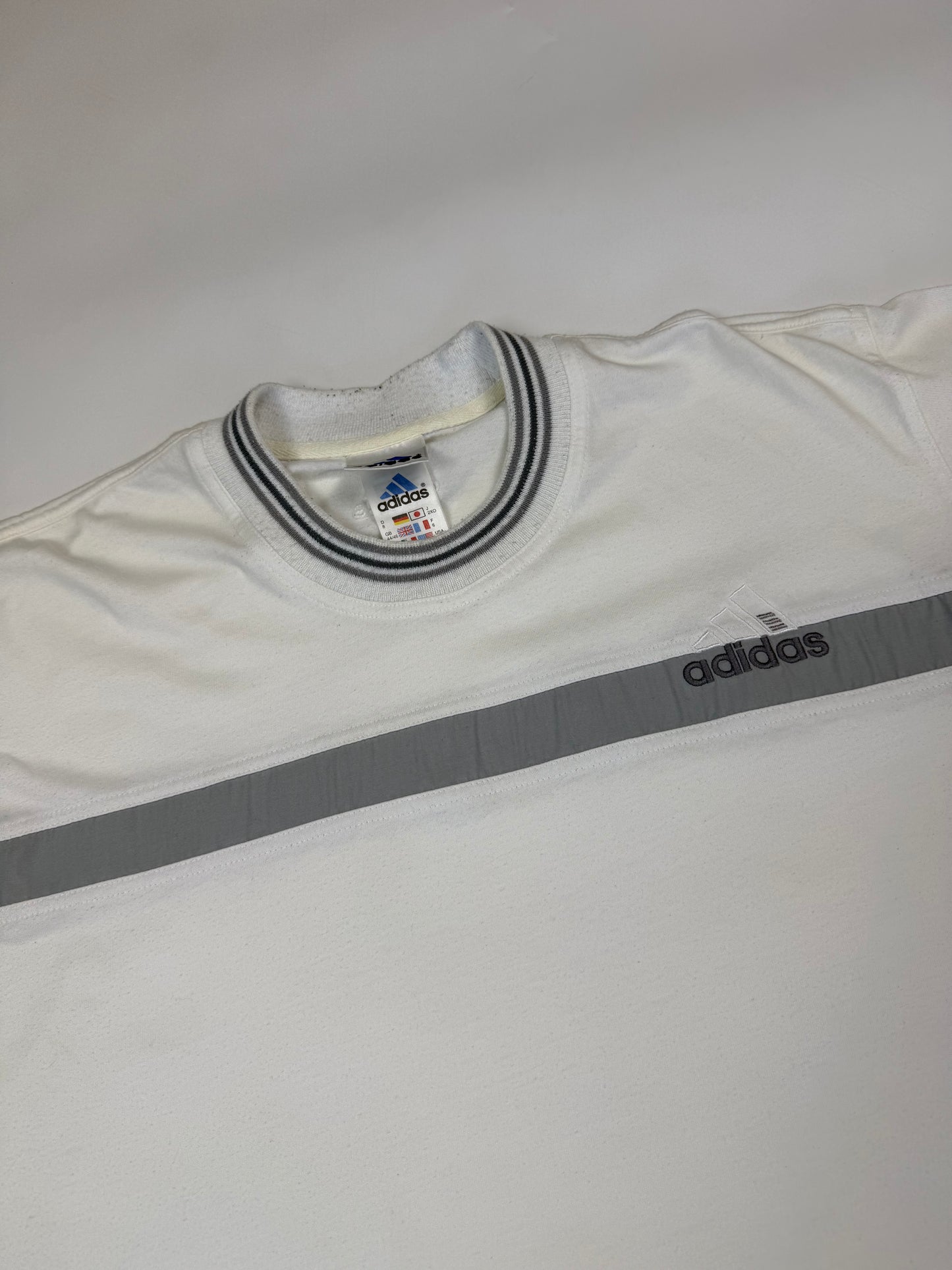 Vintage Adidas small logo tee (L)