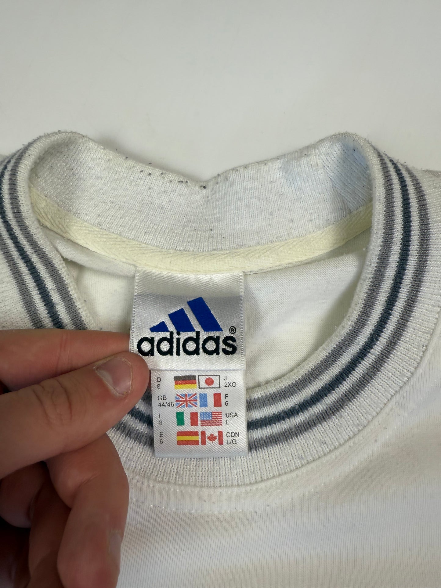 Vintage Adidas small logo tee (L)
