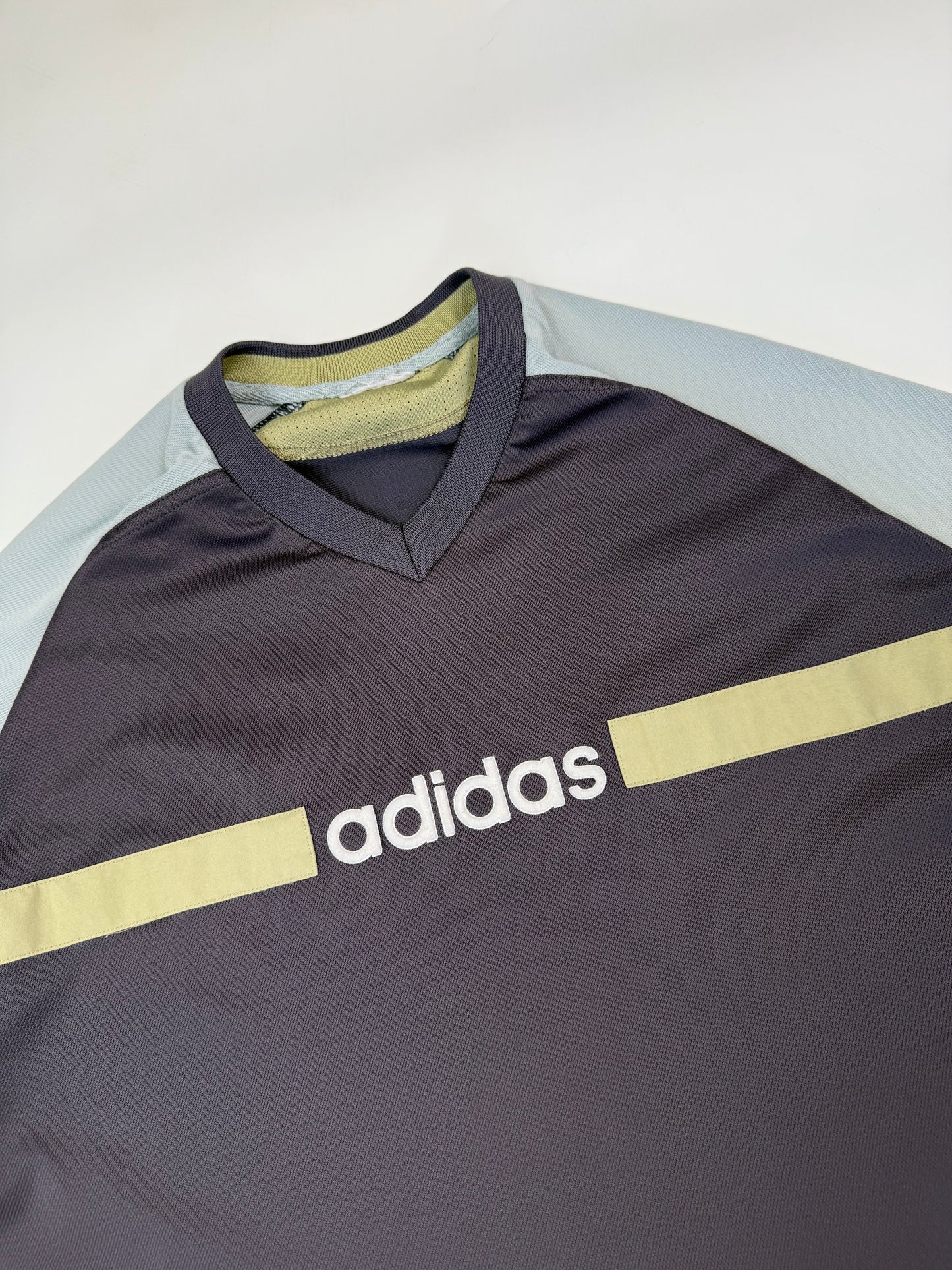 Vintage Adidas spell out sport tee (L)