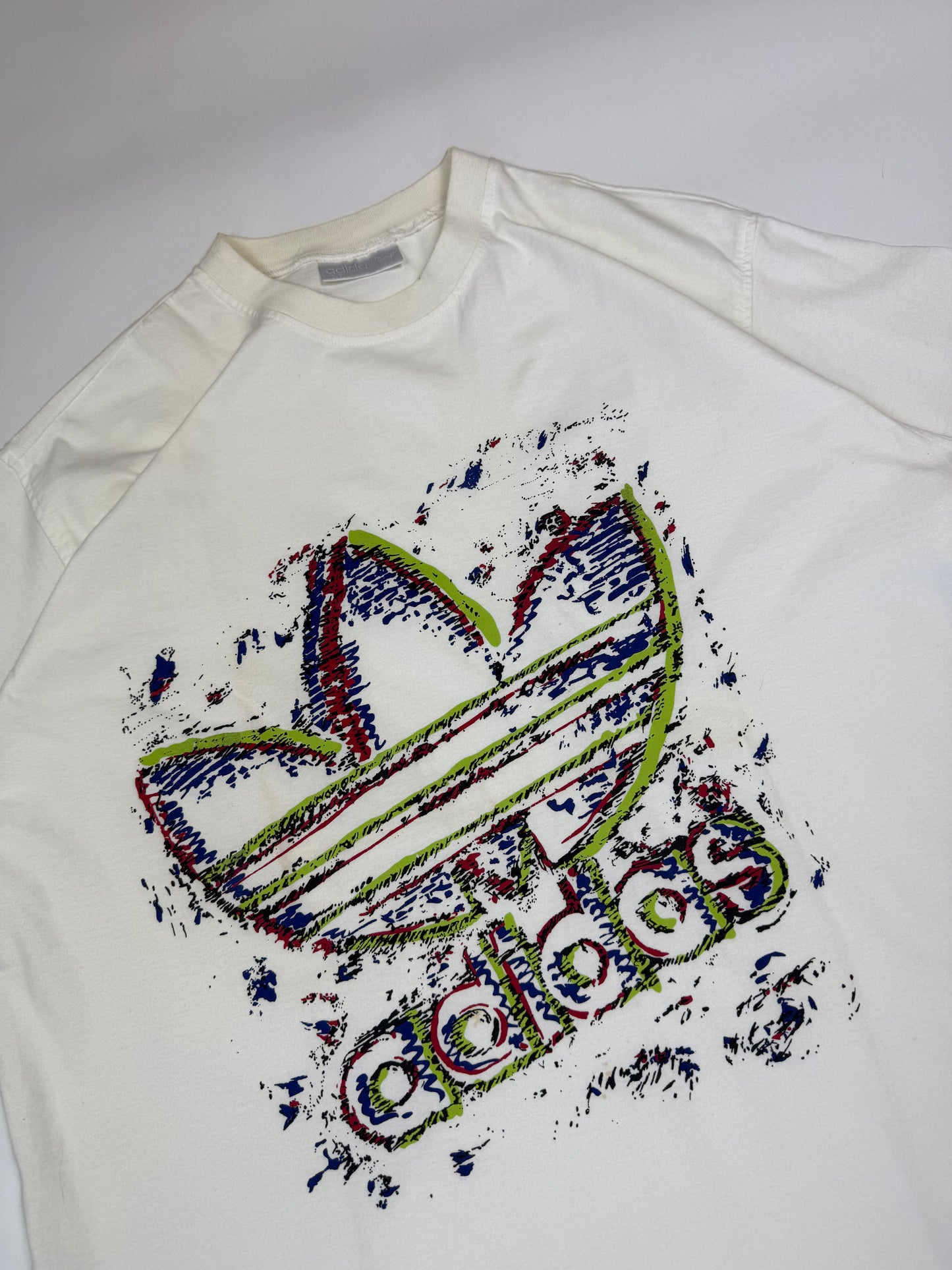 Vintage 90s Adidas originals graphic tee (M)