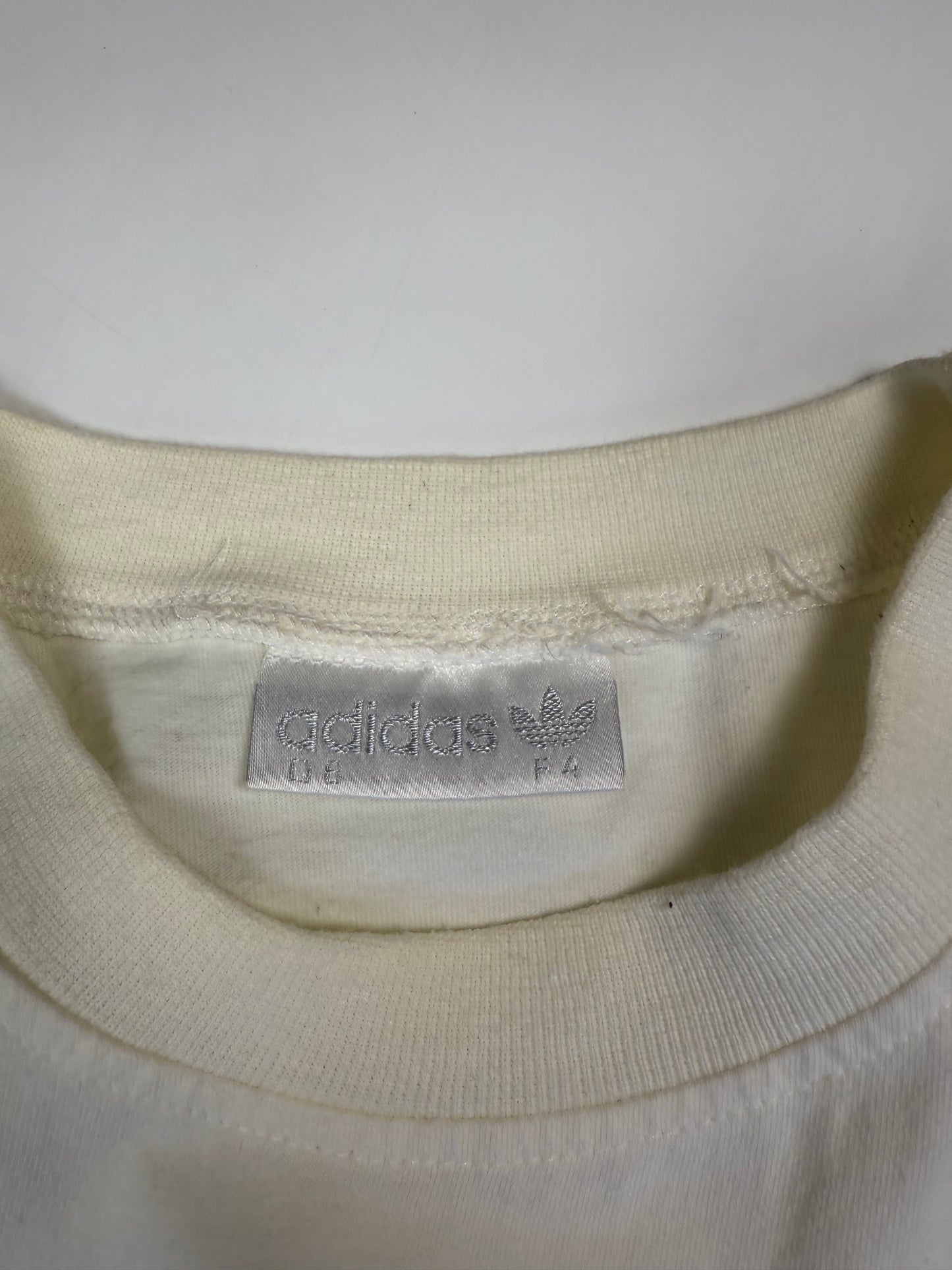 Vintage 90s Adidas originals graphic tee (M)