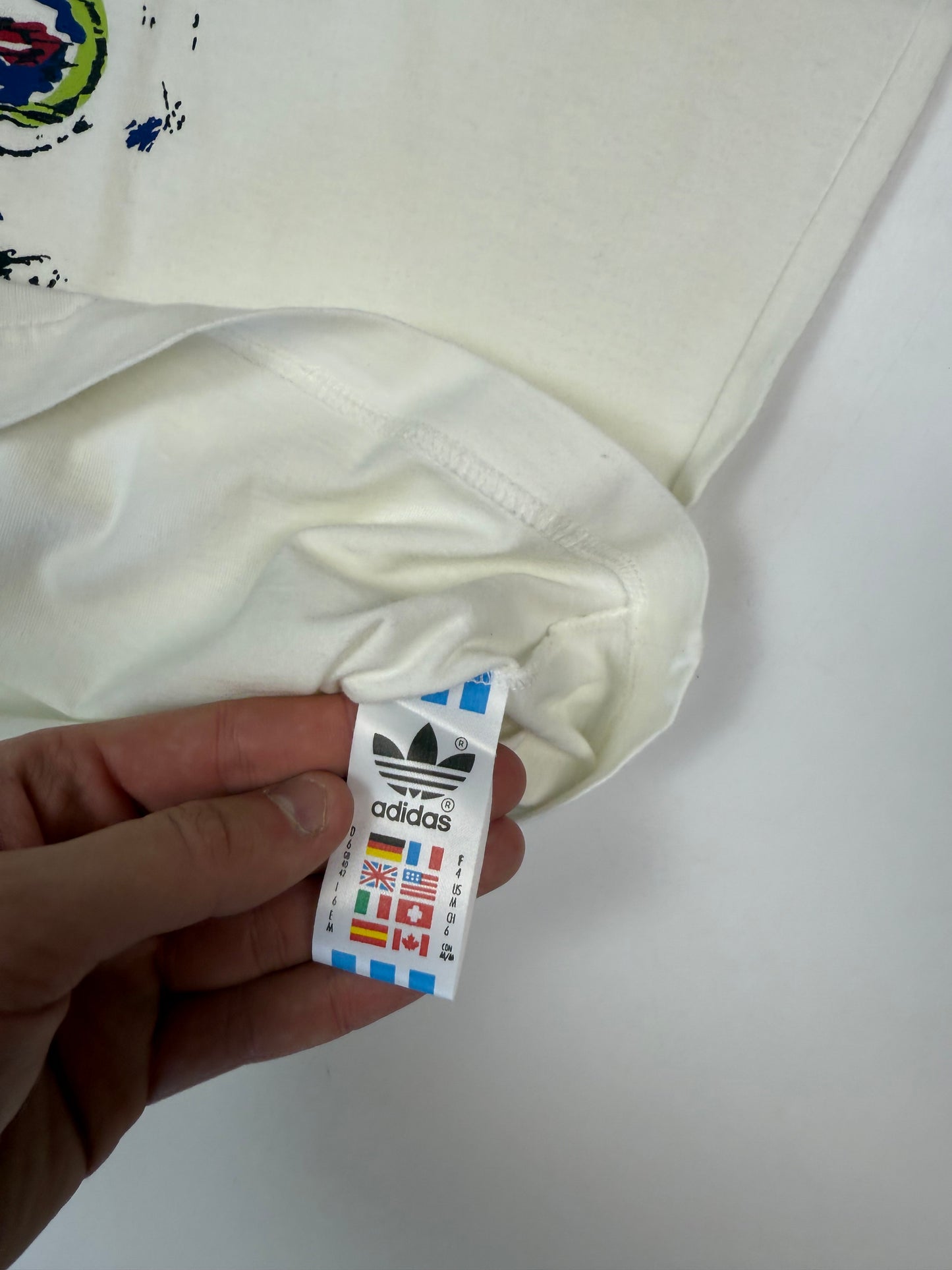 Vintage 90s Adidas originals graphic tee (M)