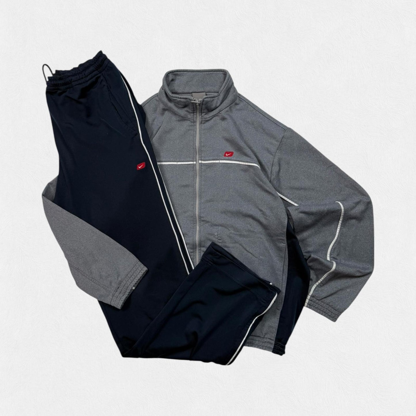 Vintage Y2K Nike full tracksuit set (S)